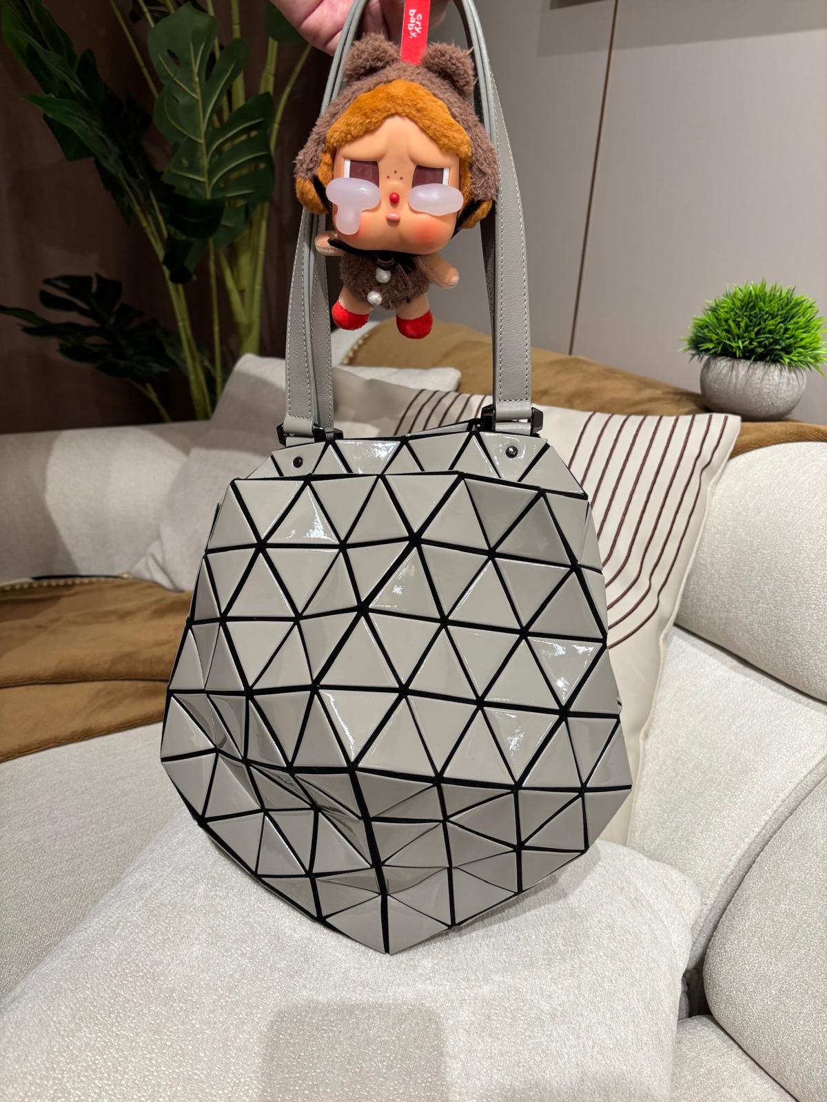 Issey Miyake Bao Bao Planet Shoulder bag 100%Authentic, 98%new 