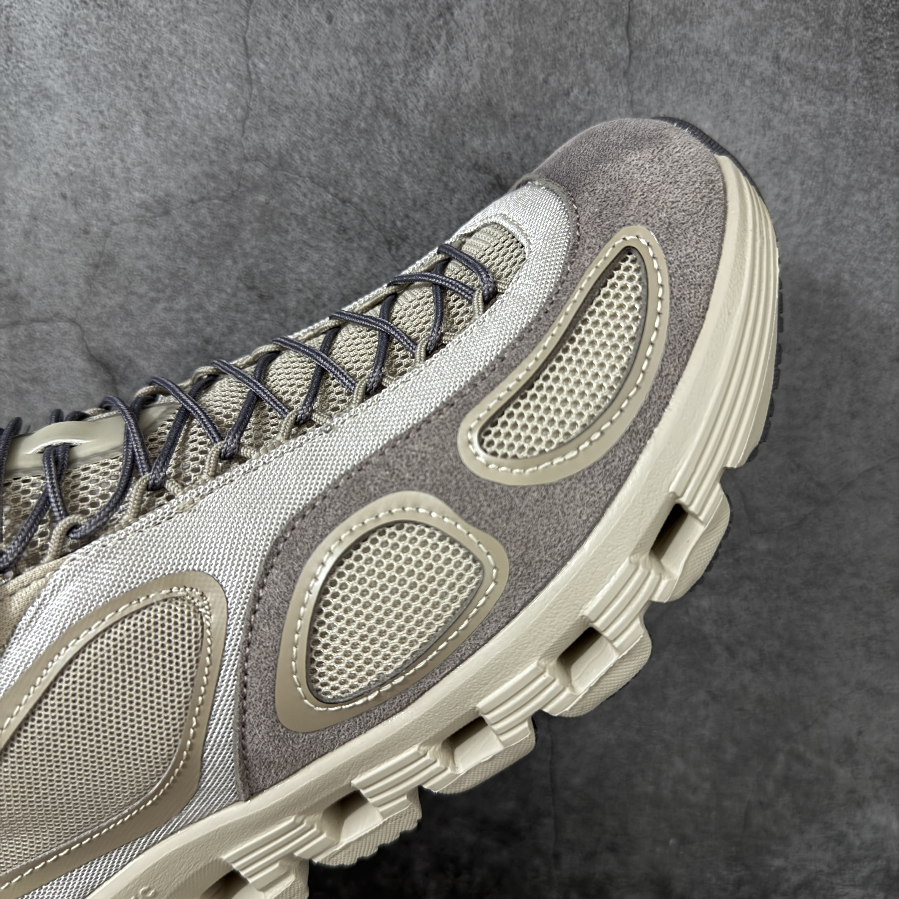 FKA twigs x On Running Cloud X 4