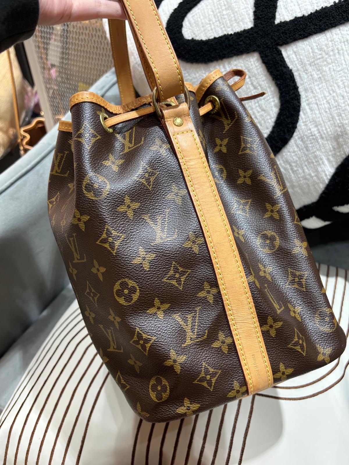 LV petit noe Bucket Bag Monogram 100%Authentic, 90%New 