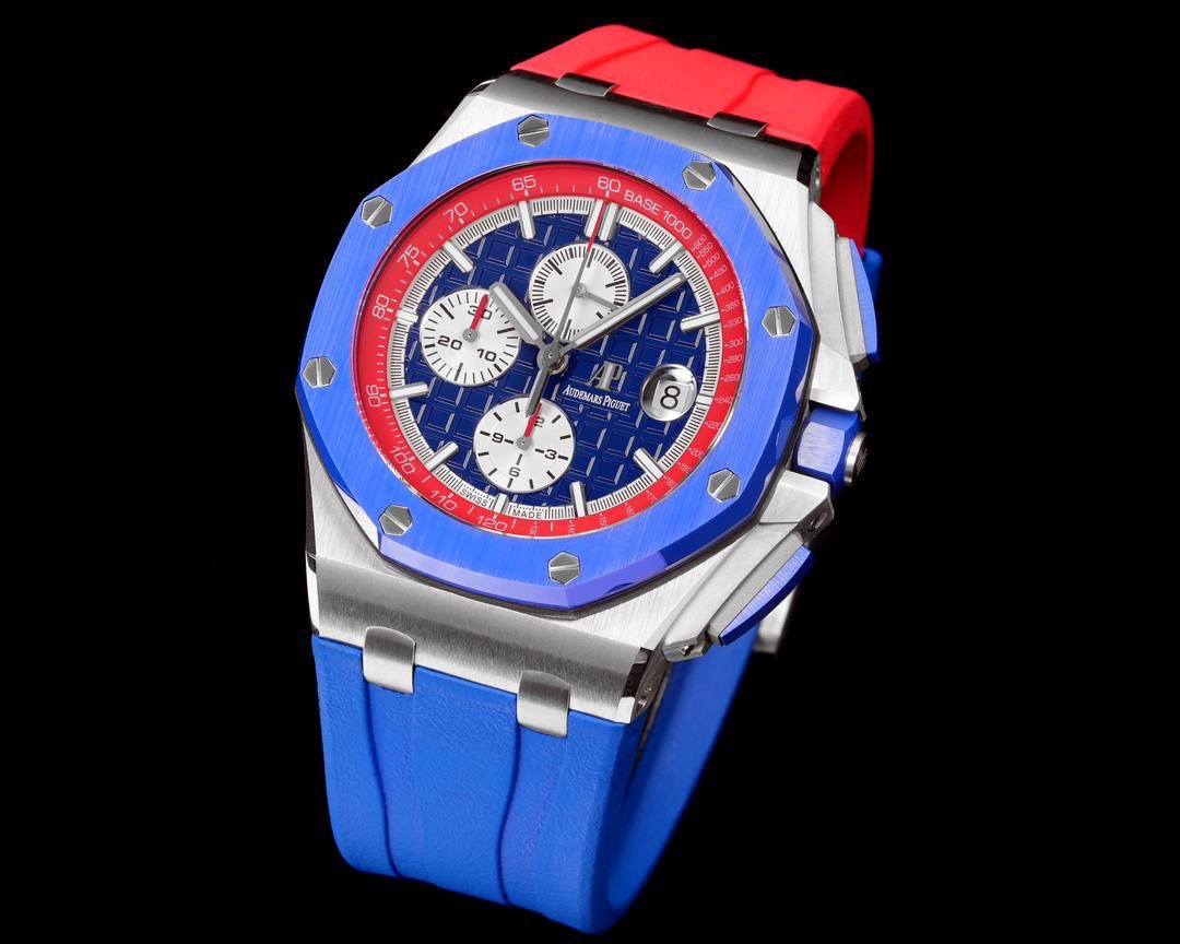 🚀皇家橡树离岸型26400/26238/26470系列正式登场！款式最全，做工最好的爱彼计时款腕表来了，有做工好的顶级货😍💯廉价的小厂货就别去考虑了！ 1，机芯采用12位小秒的定制版3126计时机芯，完美还原原版所有功能。经过精密打磨，大大加强了其稳定性。 2，其中碳纤维系列表壳采用全新碳纤维复合材料——「Carbon TPT® B.4」打造，这种高科技材料比常规 Carbon TPT® 密度提高4%，纤维硬度提升15%，树脂强度提升30%，材料结构经过各项异性优化，保持轻盈同时无比坚韧，提供迄今最强的抗冲击性能。 3，字面颜色均采用目前最先进电镀技术，非几年前的简单喷漆技术。每一个巧克力格纹装饰，通过CNC级别打磨，无限接近原版。 4，同步原版搭载微微活动头粒，胶带采用进口氟橡胶材质，皮带采用美洲鳄鱼皮材质，更加耐磨耐造。