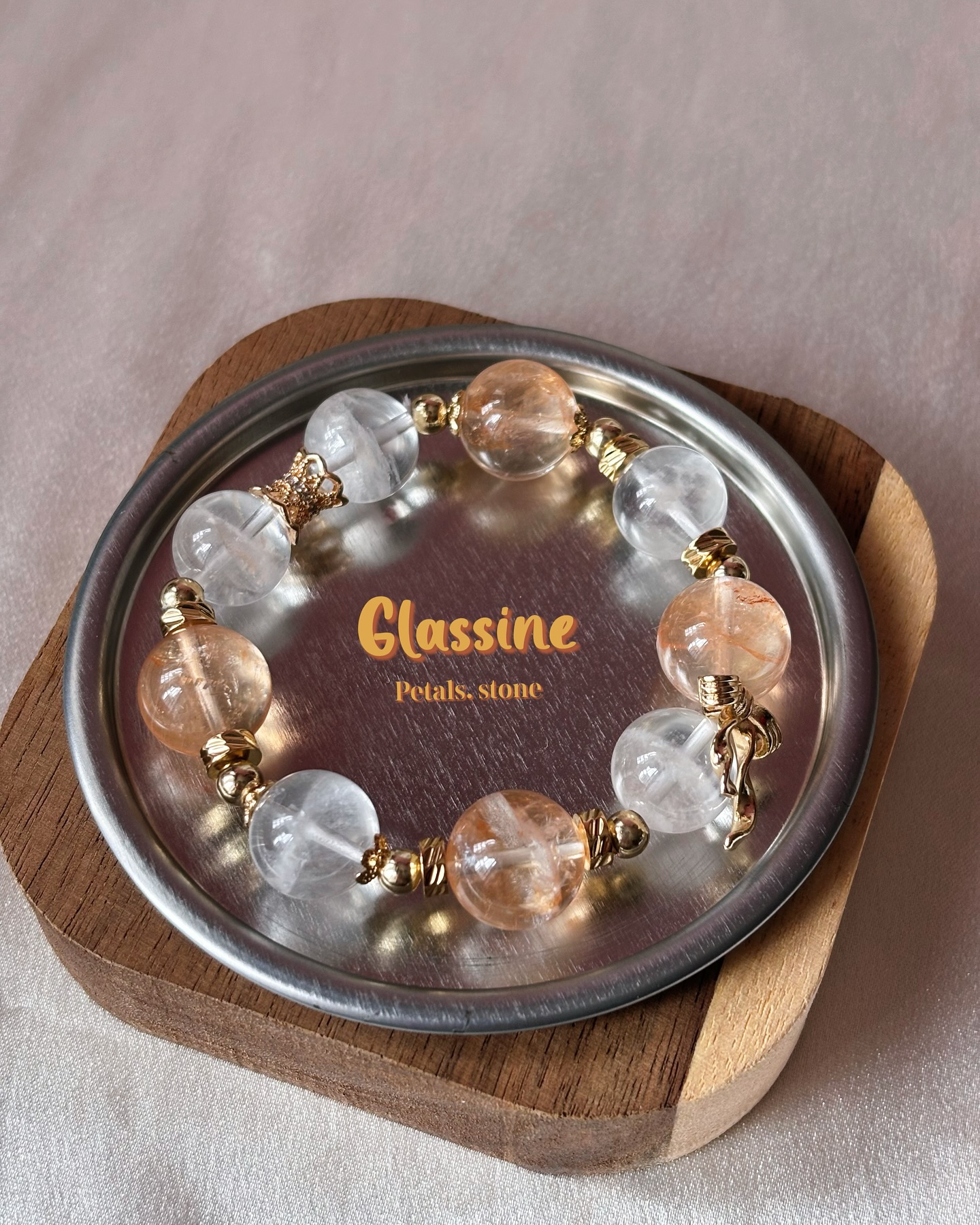 ₊⁺⋆.˚ｇｌａｓｓｉｎｅﾟ₊⁺⋆