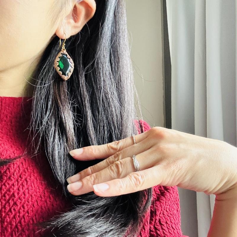 Vintage Recomposed Czechoslovakia Glass and Filigree Hook Earrings(NZ101)