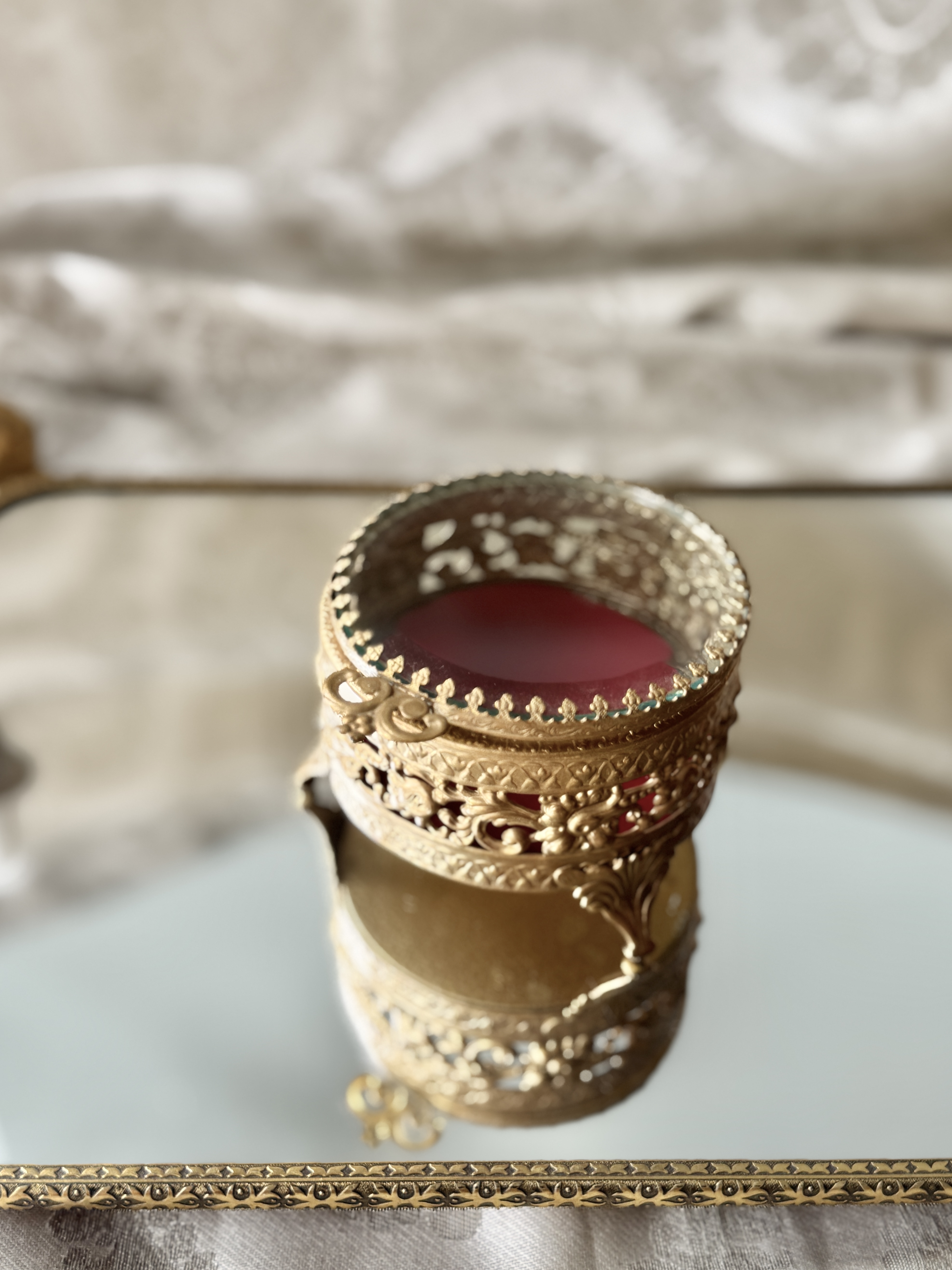 Vintage Mid-Century Round Ormolu Vanity Trinket Box - 8cm(MT2493)