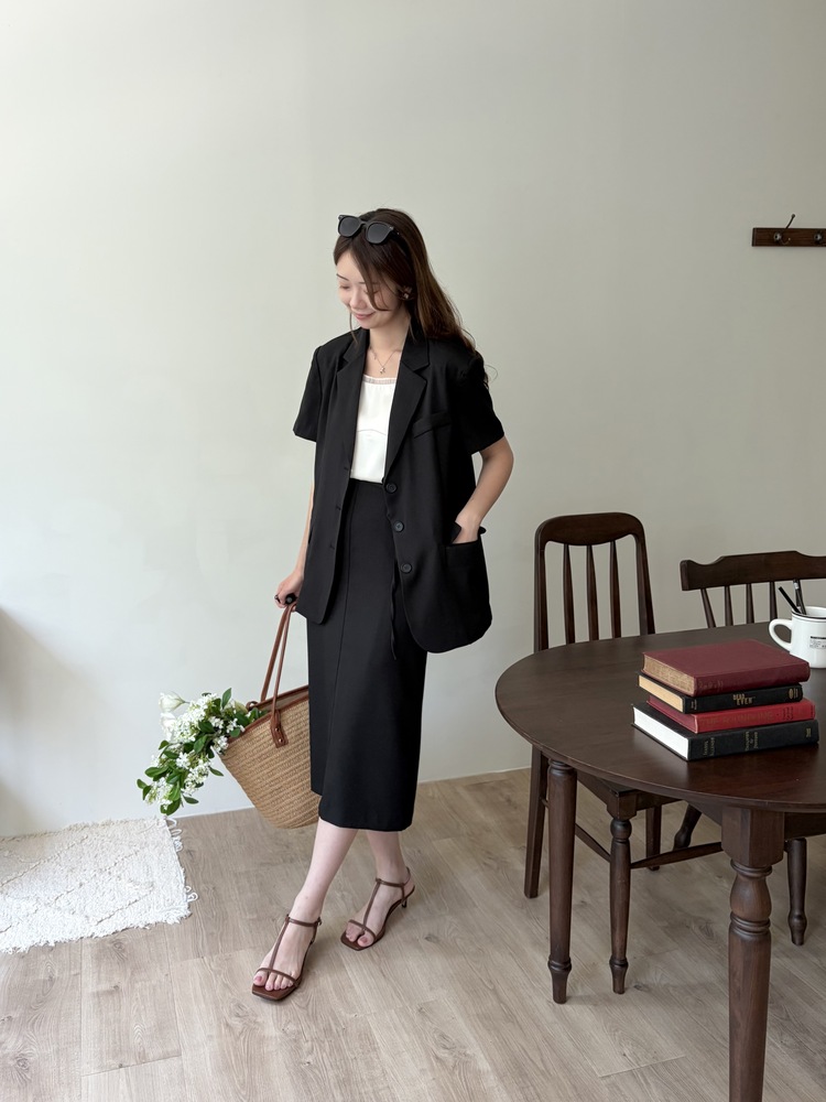 Noir Belted Skirt (Black)
