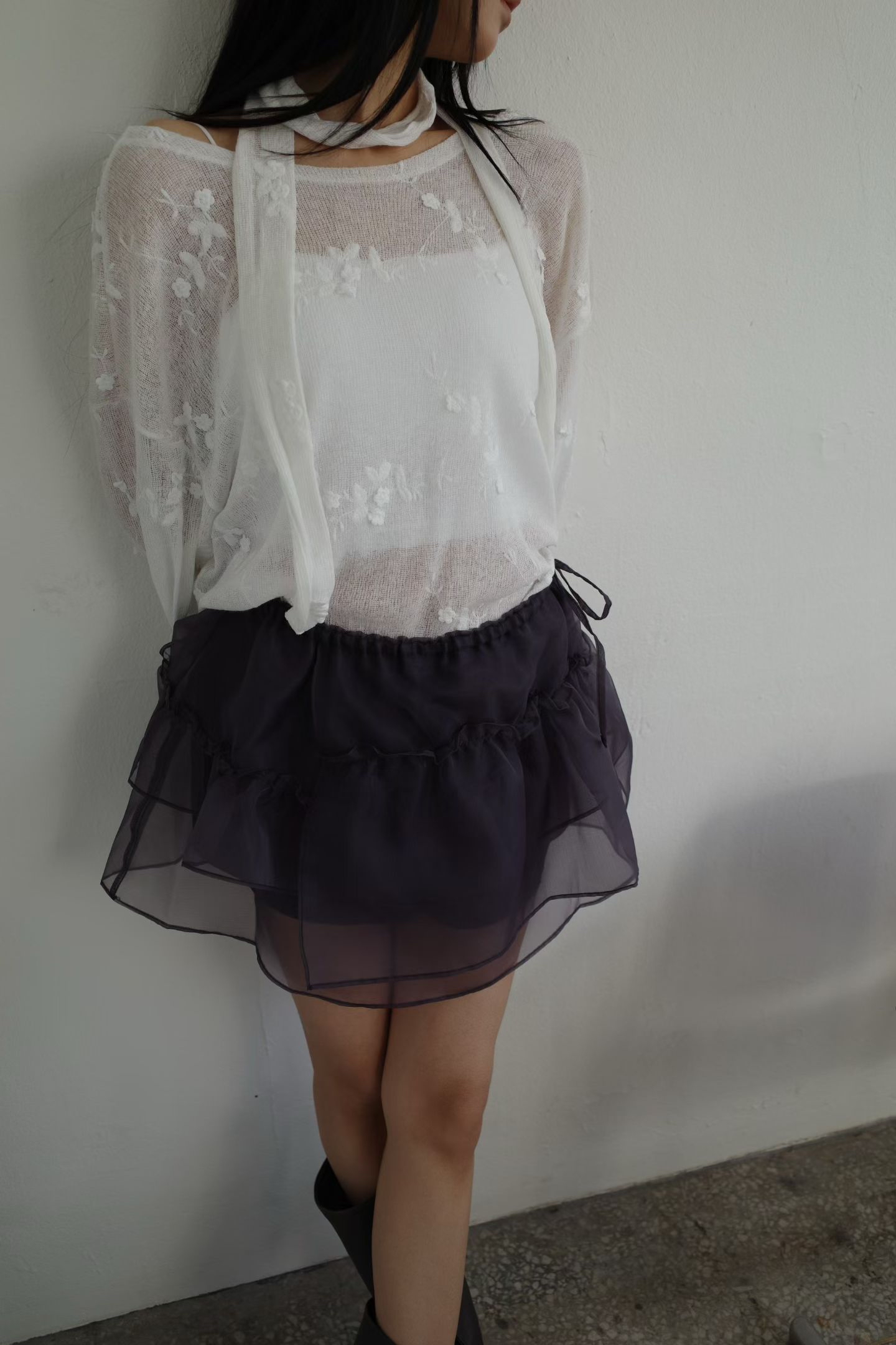 Two-way knot embroidered top (Ivory)