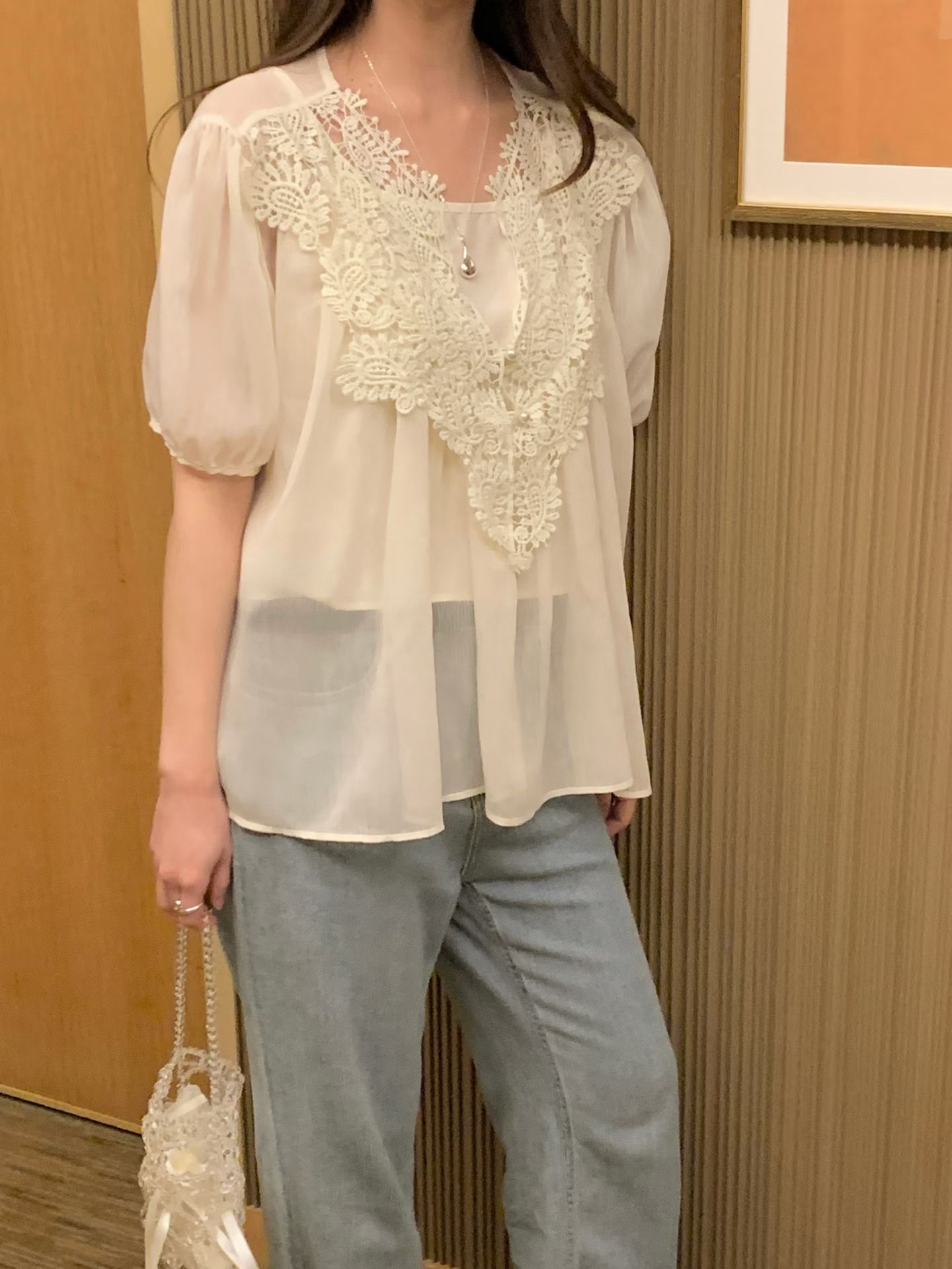 CT8 宮廷風V領蕾絲透紗Top