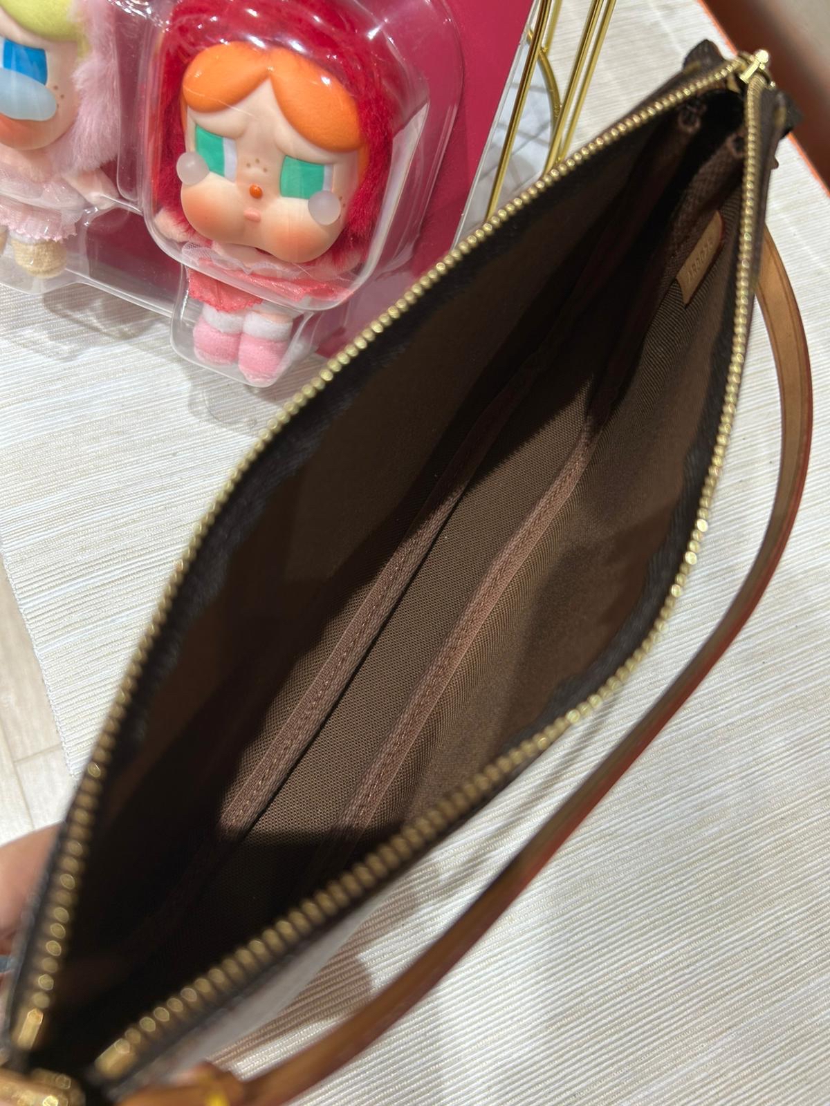 Lv Takashi Murakami Monogram Cherry Pochette Accessoires 單肩包（limited edition ） 100%Authentic, 98%New