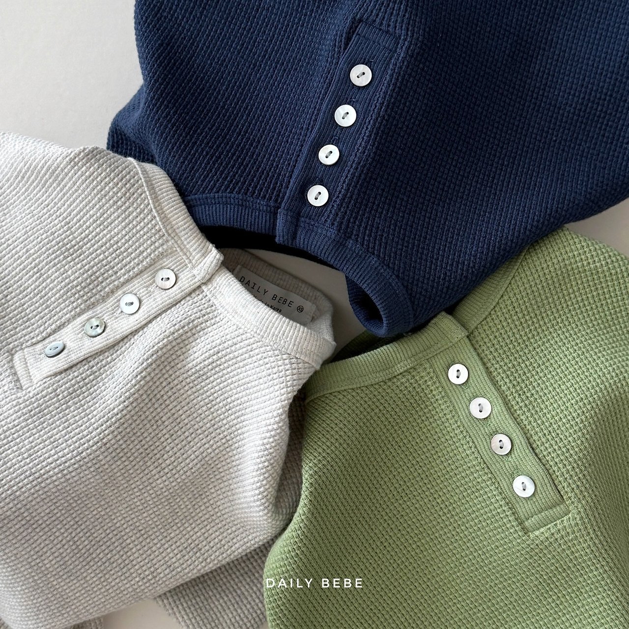 Dailybebe | Waffle Henley Neck Tee