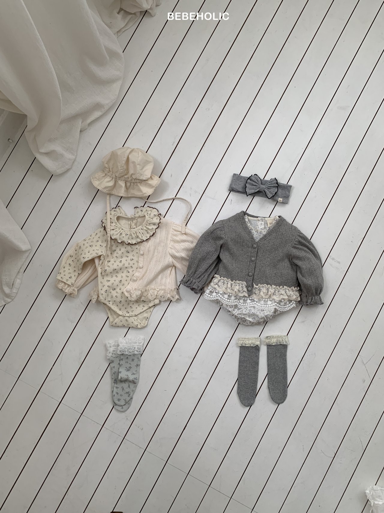 🌸預訂 韓國直送🌸🇰🇷BEBEHOLIC兩色蕾絲花邊束袖開襟外套