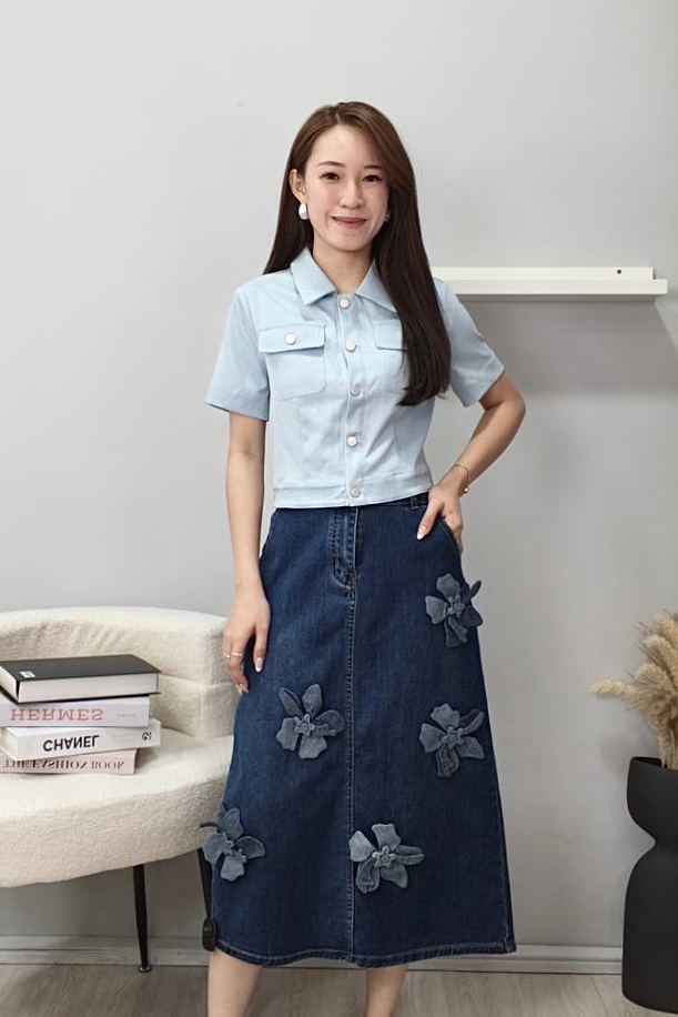 152 Bloom Denim Midi Skirt