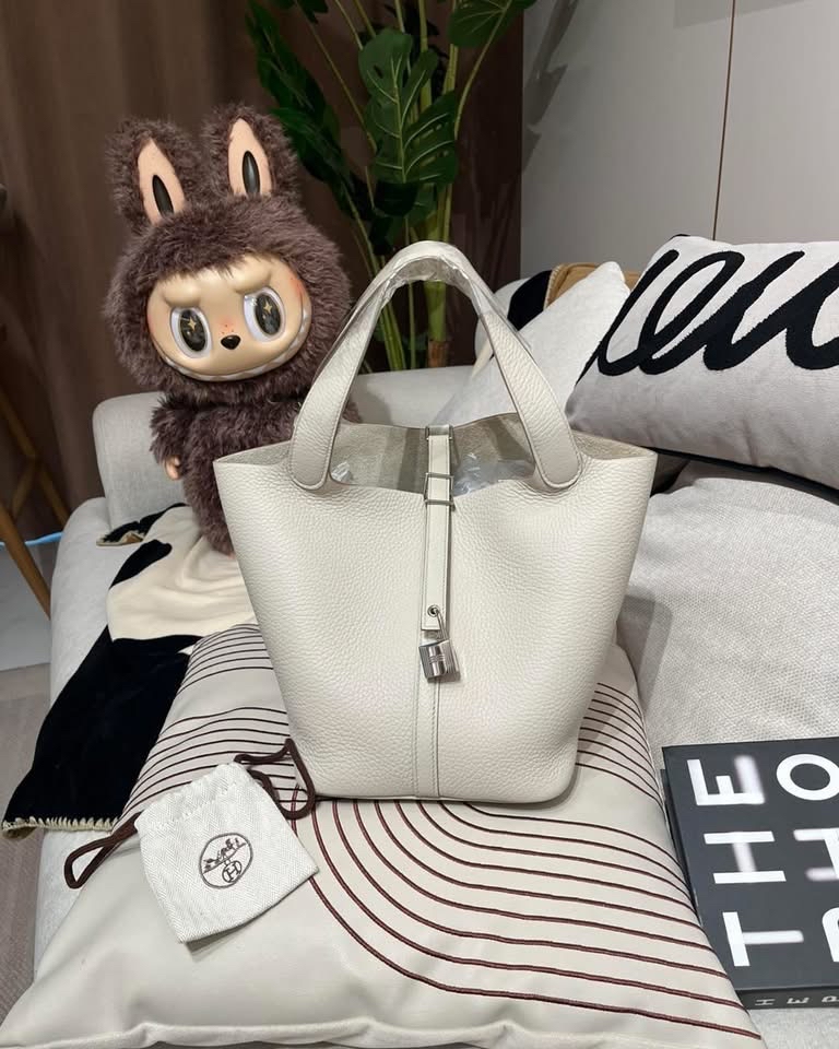 Hermes picotin 22,8L Beton Stamp U 100%Authentic, 99%New ✅Key Lock ✅Dust bag✅Box