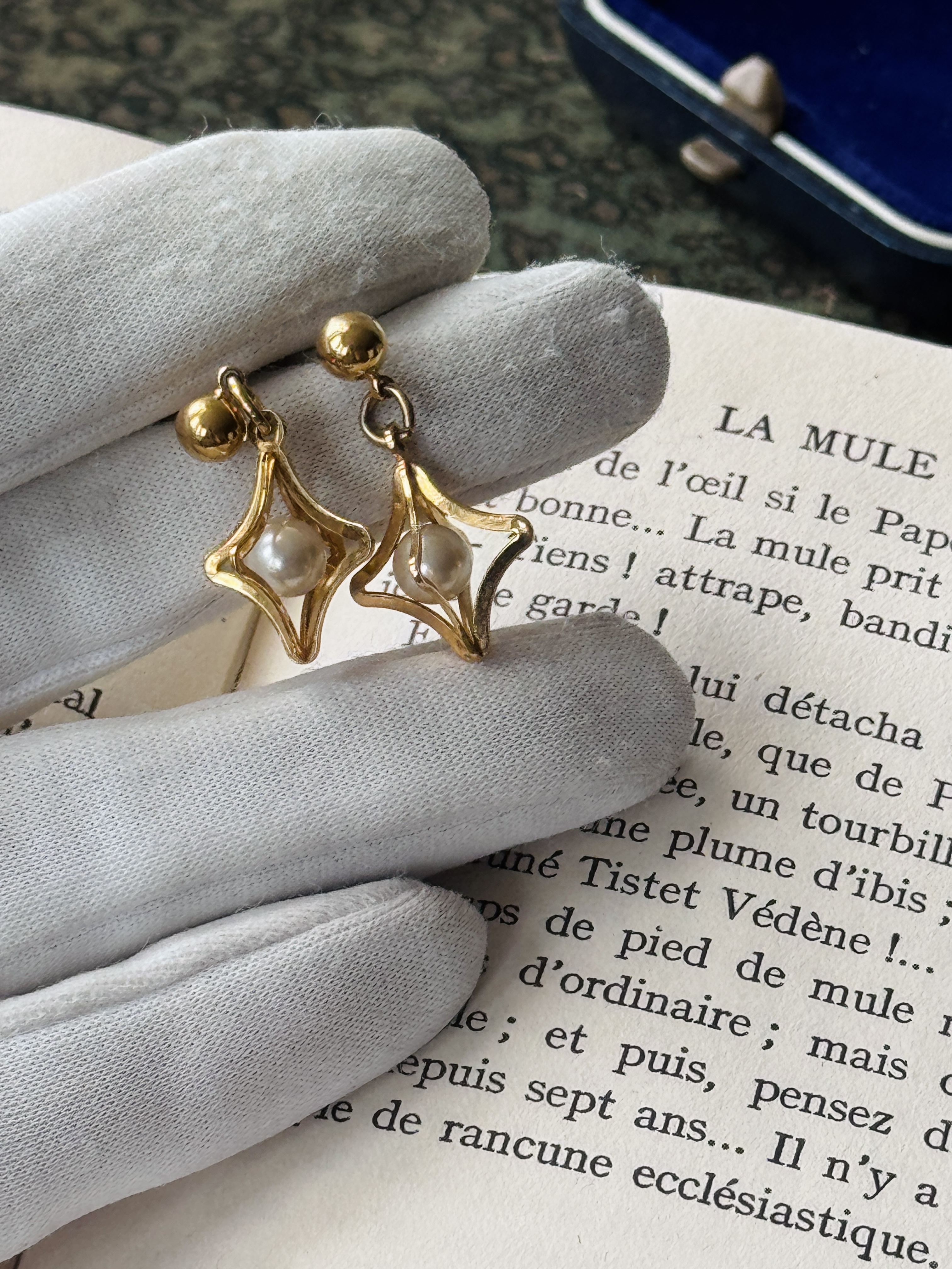 Vintage Pearl Starburst Golden Stud Earrings （MT2585-6)