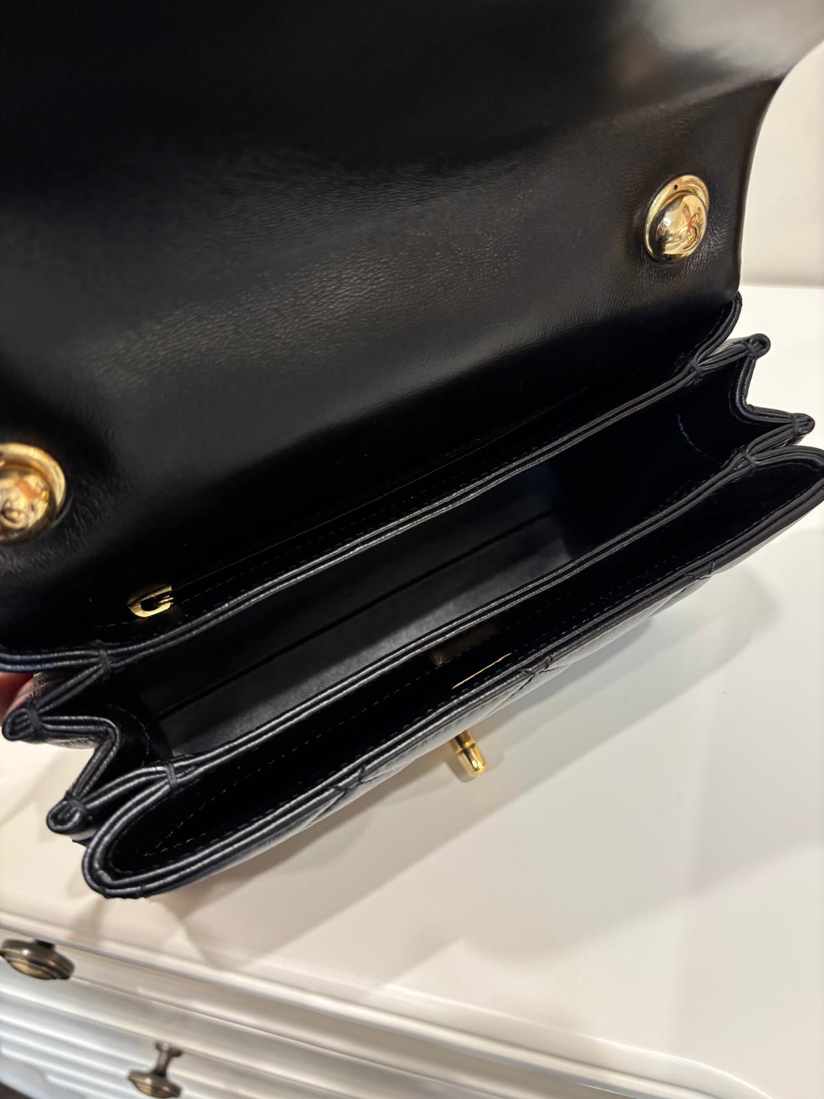 Chanel FLAP BAG AS3366 晶片 100%Authentic, 98%new  ✅晶片✅dust bag✅box 