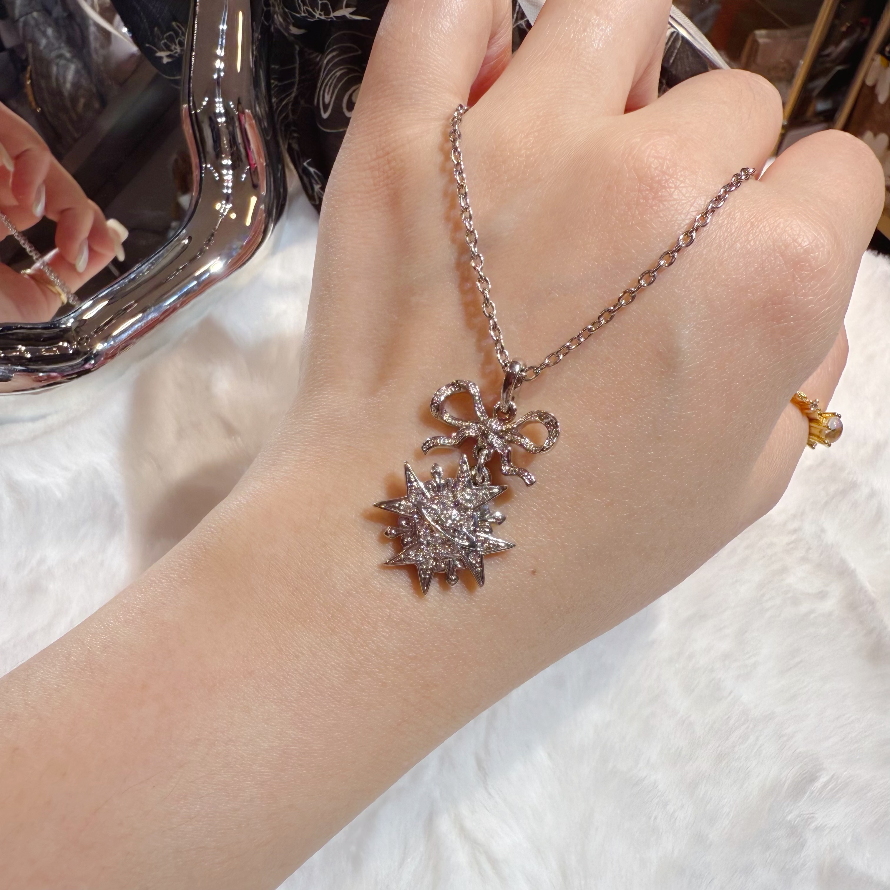 Vivienne Westwood necklace snow