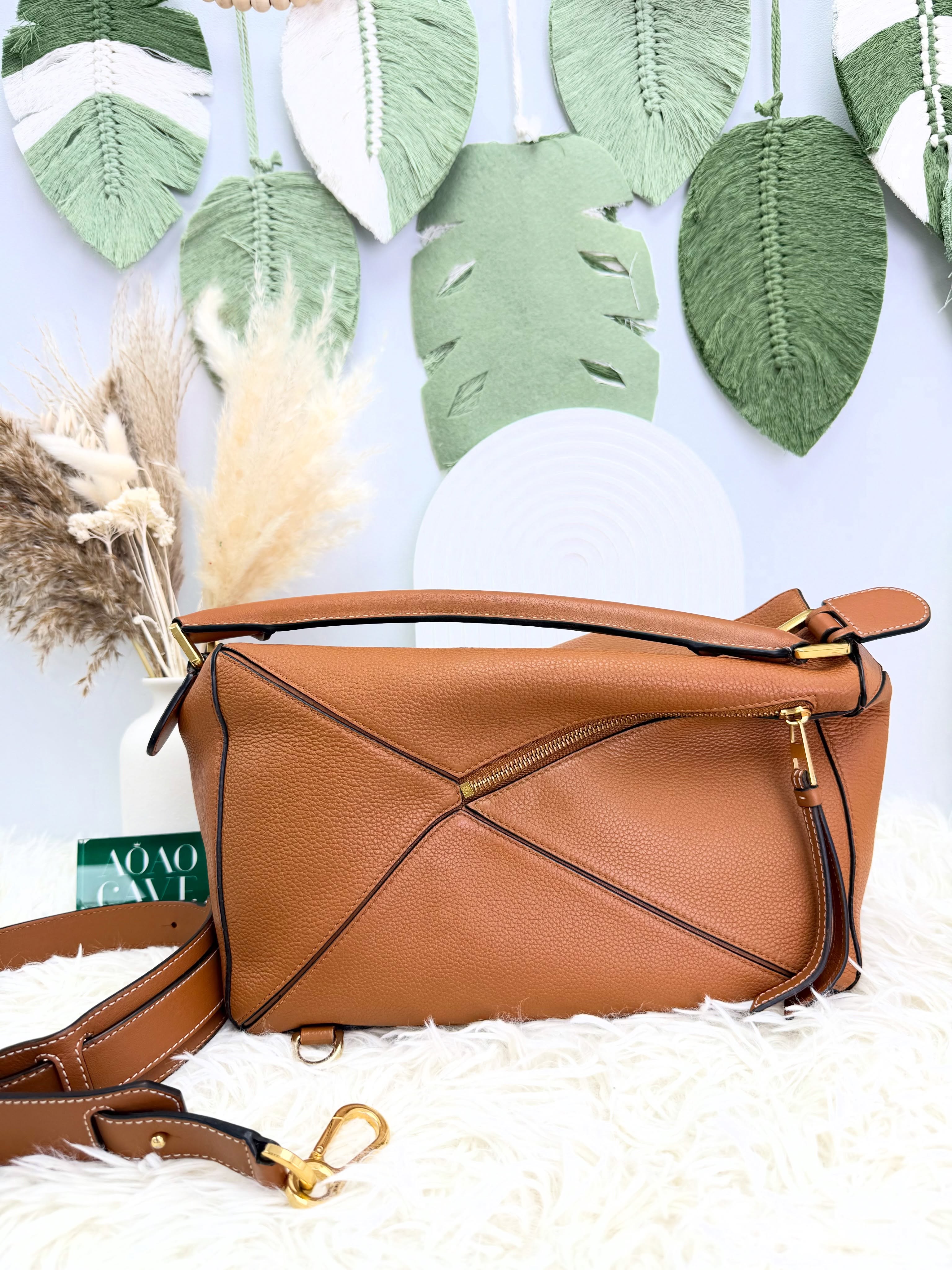 Loewe👜 PRE OWNED 🛍️棕色 puzzle medium 荔枝皮 有塵袋 