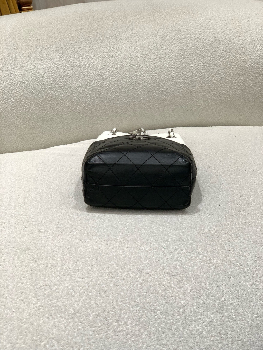 【預訂貨品】Chanel黑白熊貓配色水桶包