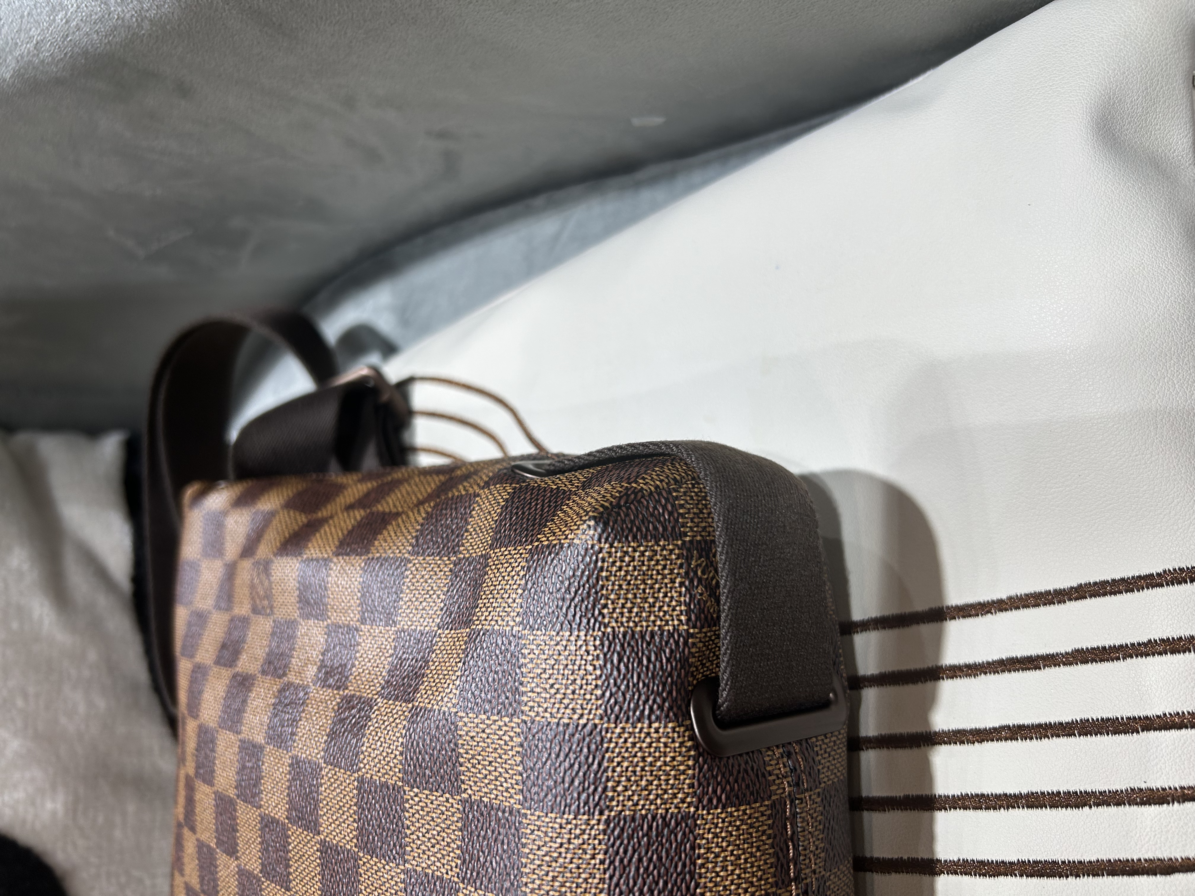 Lv DAMIER EBENE BROOKLYN PM, 100%Authentic ,98%new With dust bag 