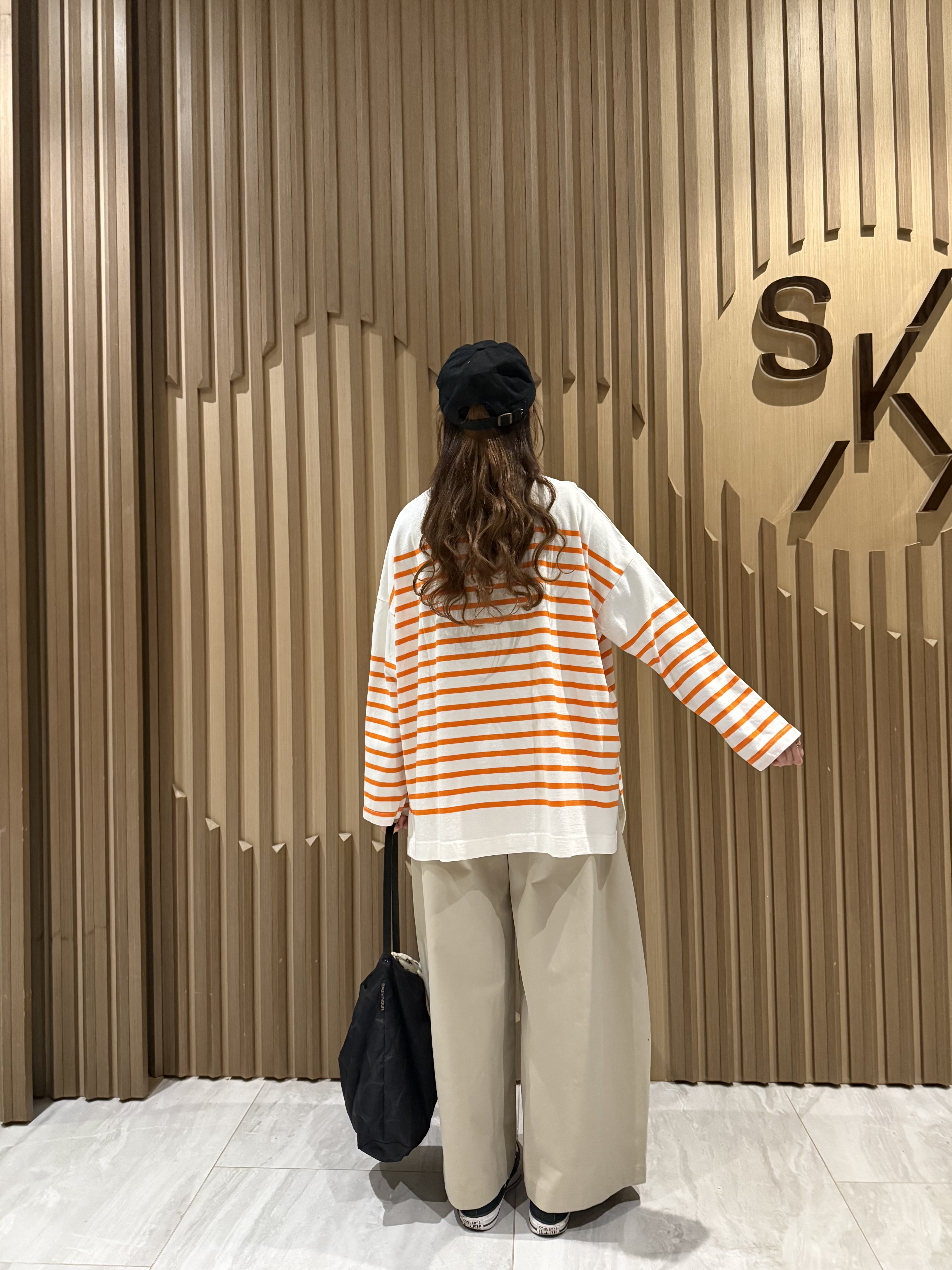 𝐨𝐯𝐞𝐫𝐬𝐢𝐳𝐞𝐝橫間𝐭𝐞𝐞