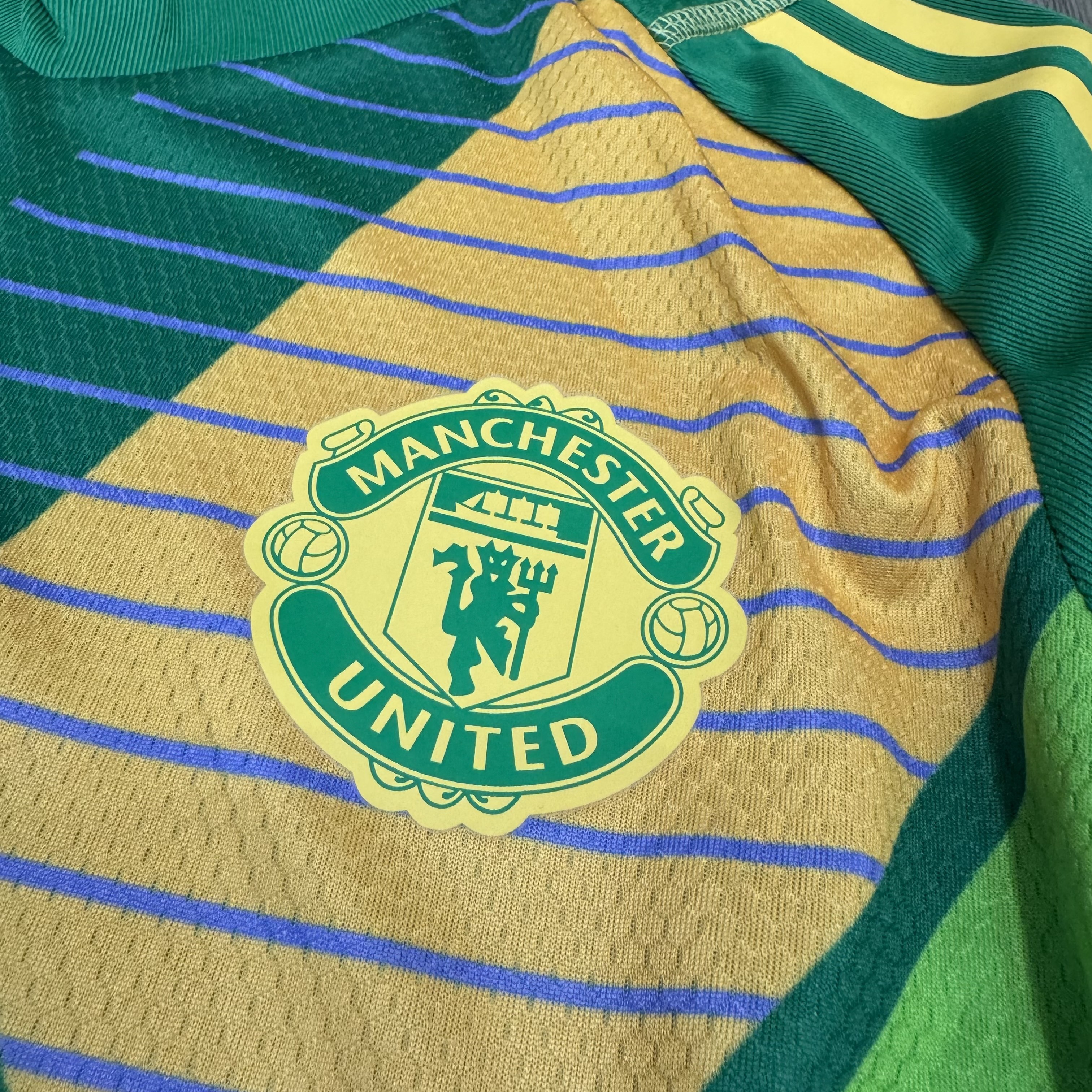 Manchester United 24/25 player issue goalkeeper shirt