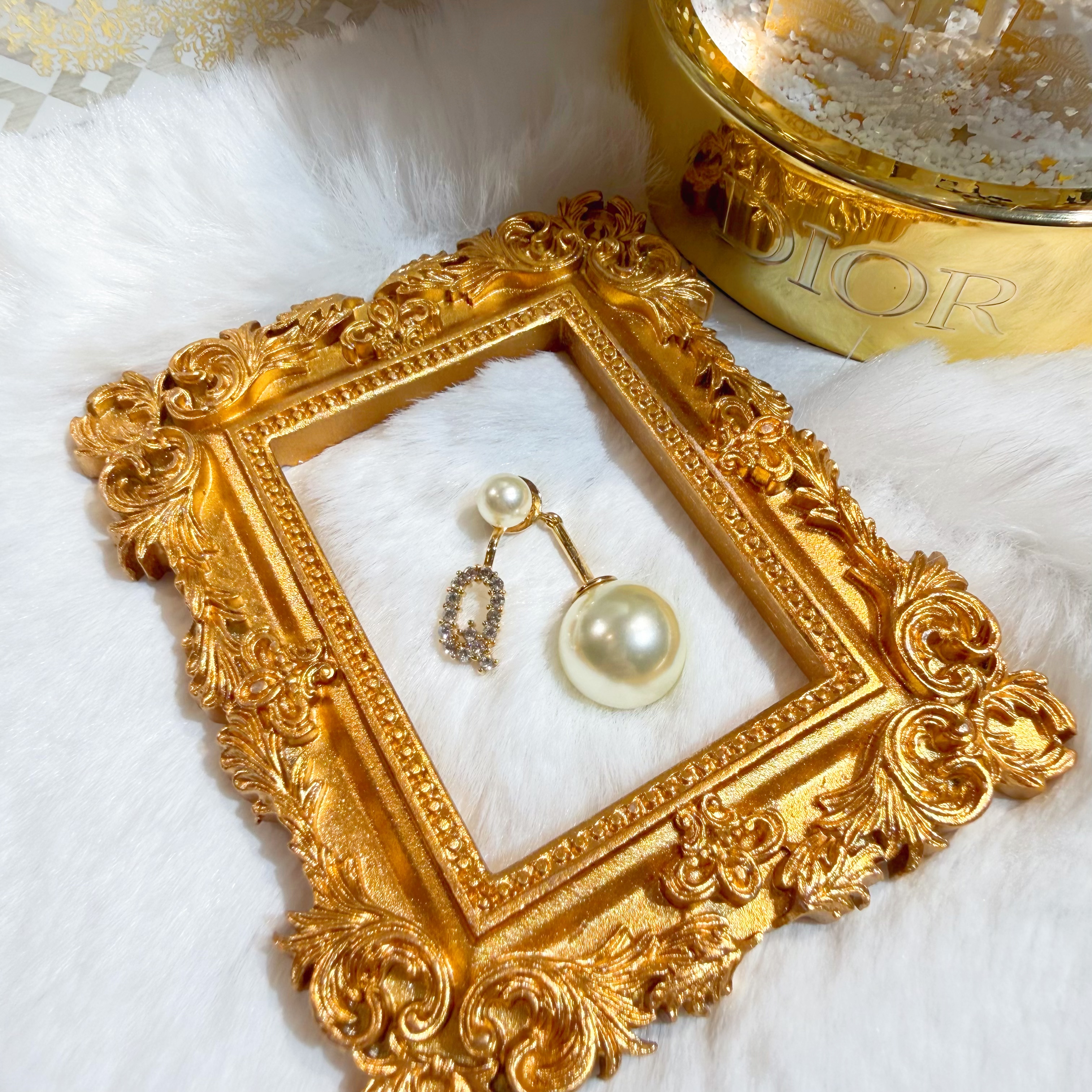 Dior earrings pearl/Q