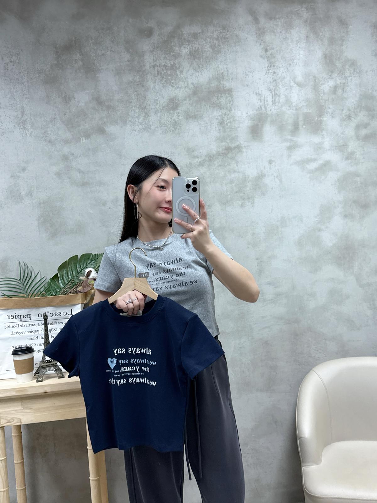 D13 細英文字短Tee