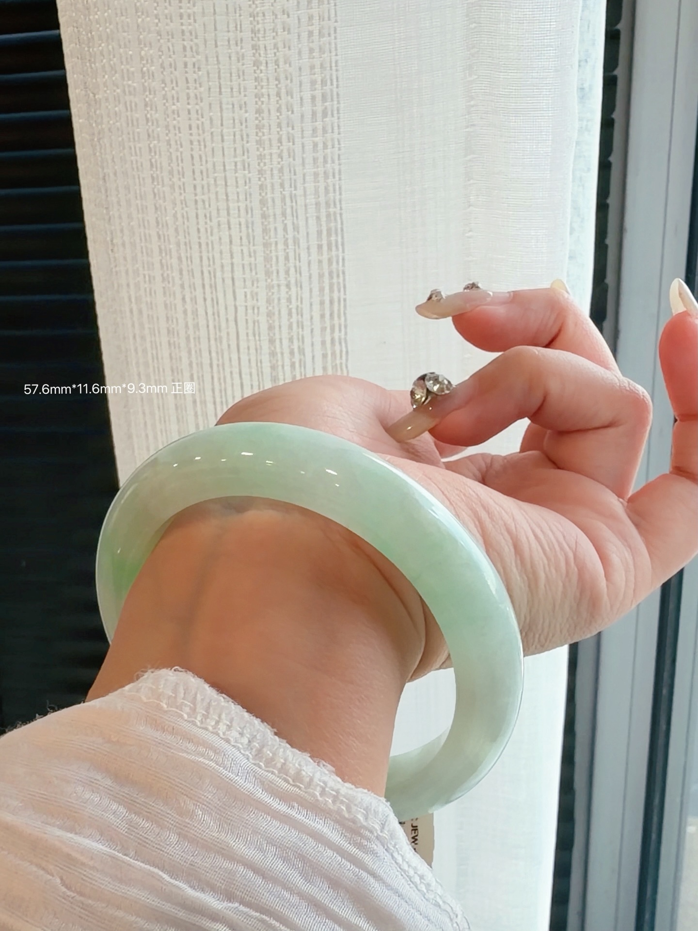 🇲🇾翡翠金丝绿种水镯 (正圈)📏圈口57.6mm  宽度11.6mm  厚度9.3mm💯天然缅甸翡翠A货🪪附证书及鉴赏期🌏全球配送💰Rm3980.00#马来西亚翡翠 #怡保 #吉隆坡 #新山 #新加坡