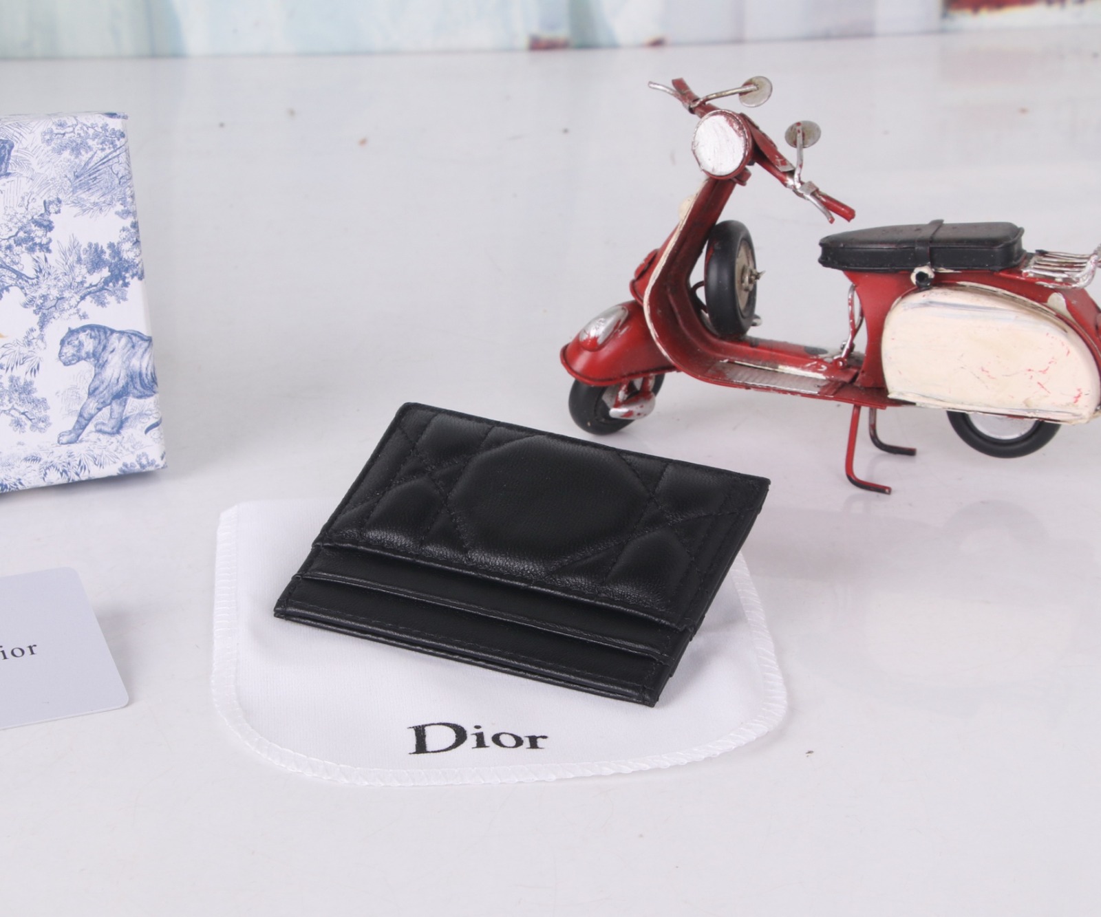 【原單】Dior Caro Freesia 鑲鑽卡包