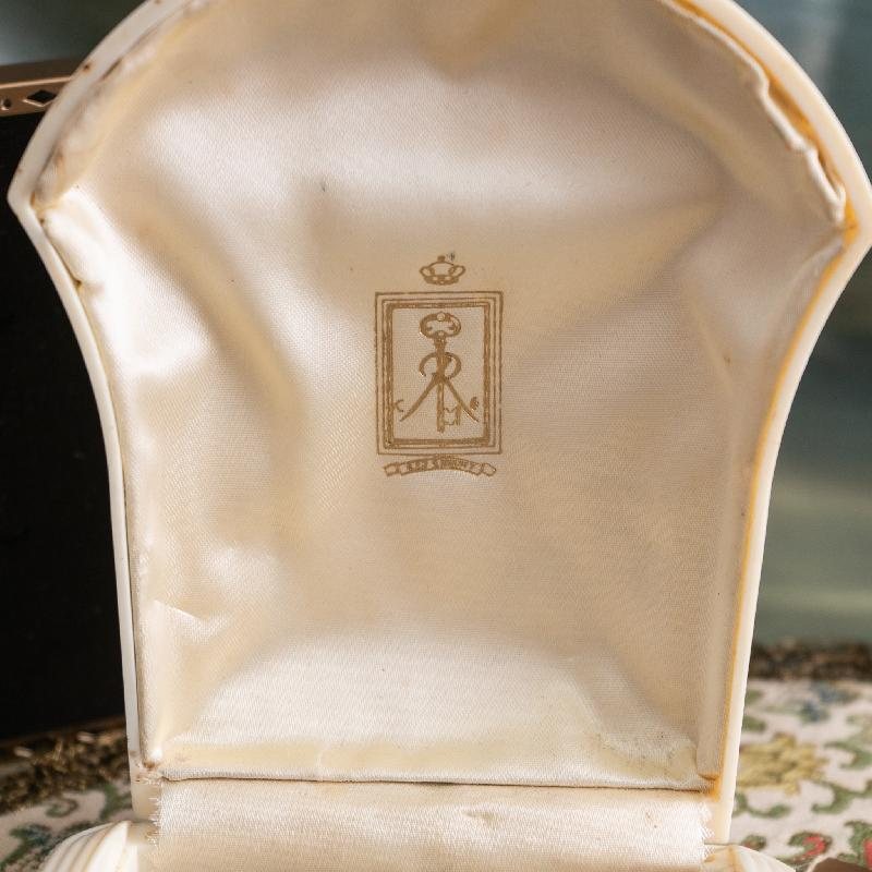 Antique C.a. 1930s ART DECO Early Plastic CELLULOID Cream white Shell Shape Jewelry box (MT1968)