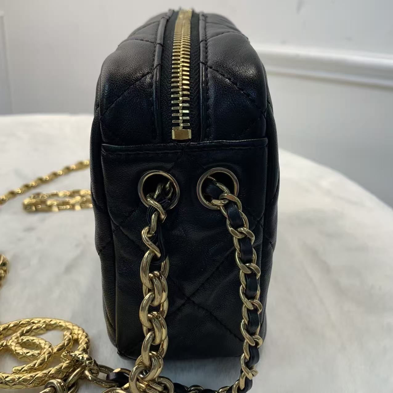 Chanel 相機包 22A  高級感菱格紋配金色logo珍珠斜孭鏈