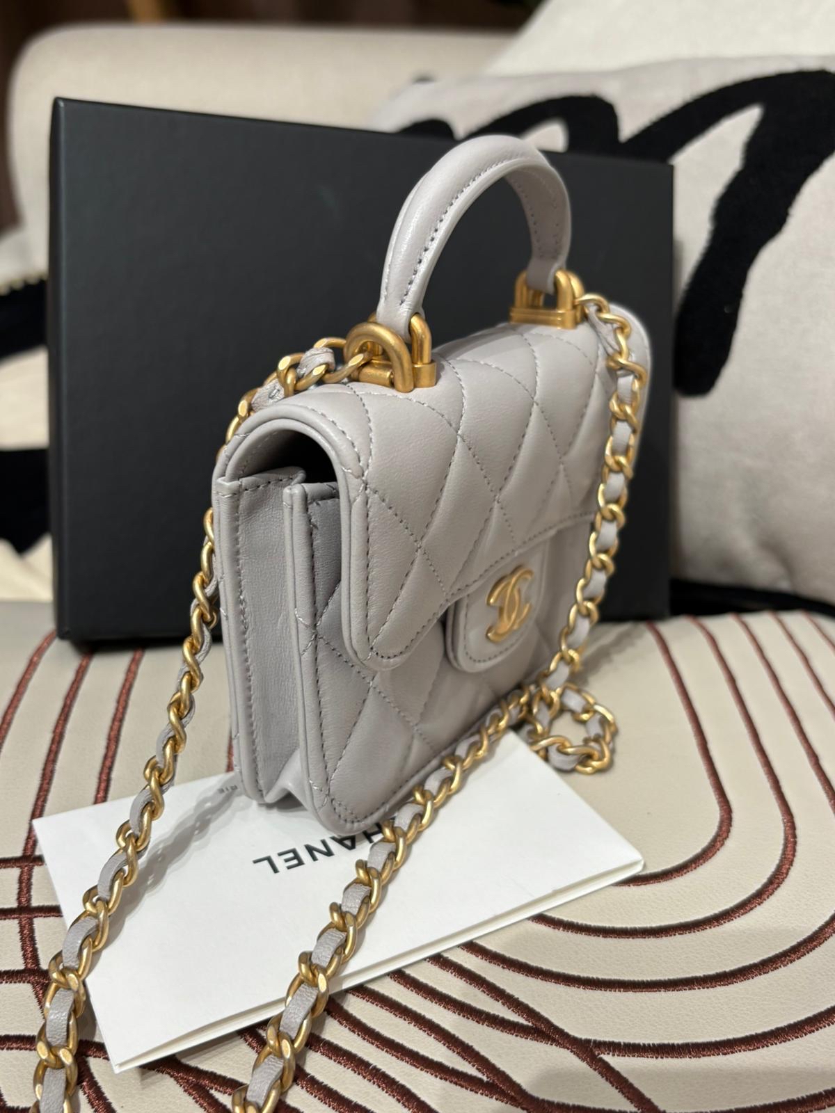 Chanel Small Timeless Classic Handle With Chain Size :L12.5xH9.5xW3.5cm Chain:110cm 100%Authentic ,UNUSED 未使用品 ✅card✅dust bag✅box 