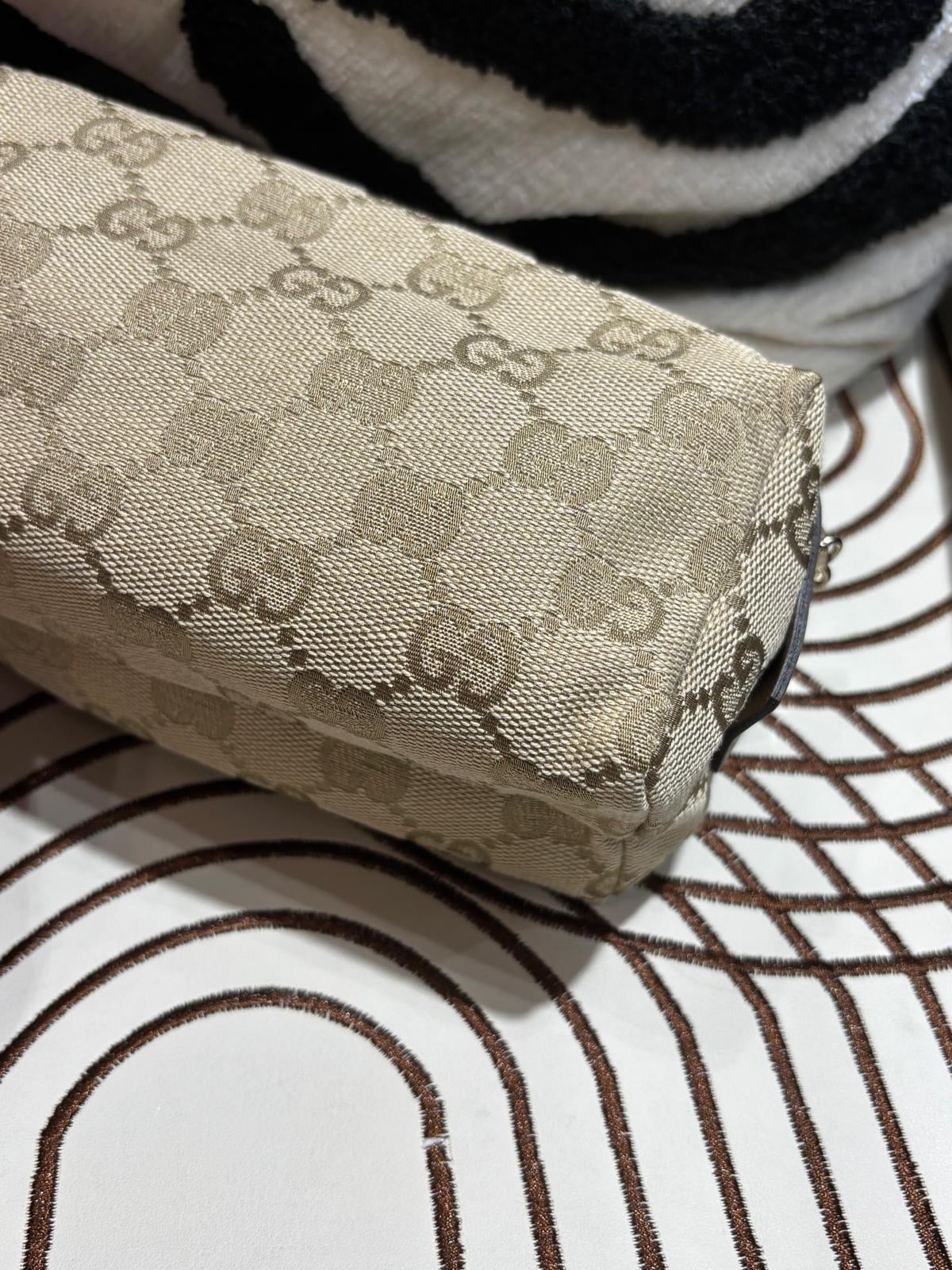 Gucci Pouch 化妝袋 100%Authentic, 98%new