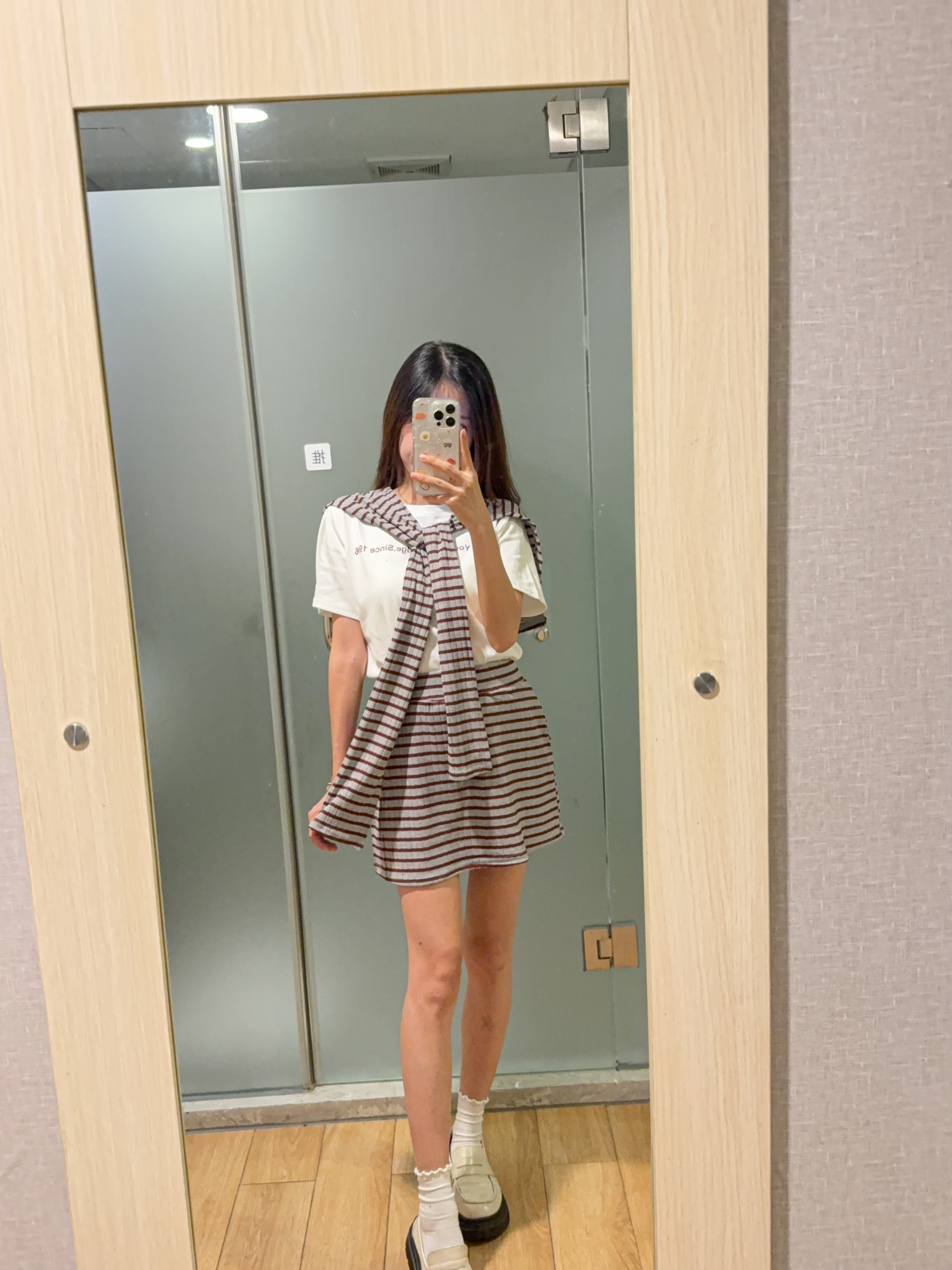 条纹披肩字母上衣+半身短裙 三件套装R2995