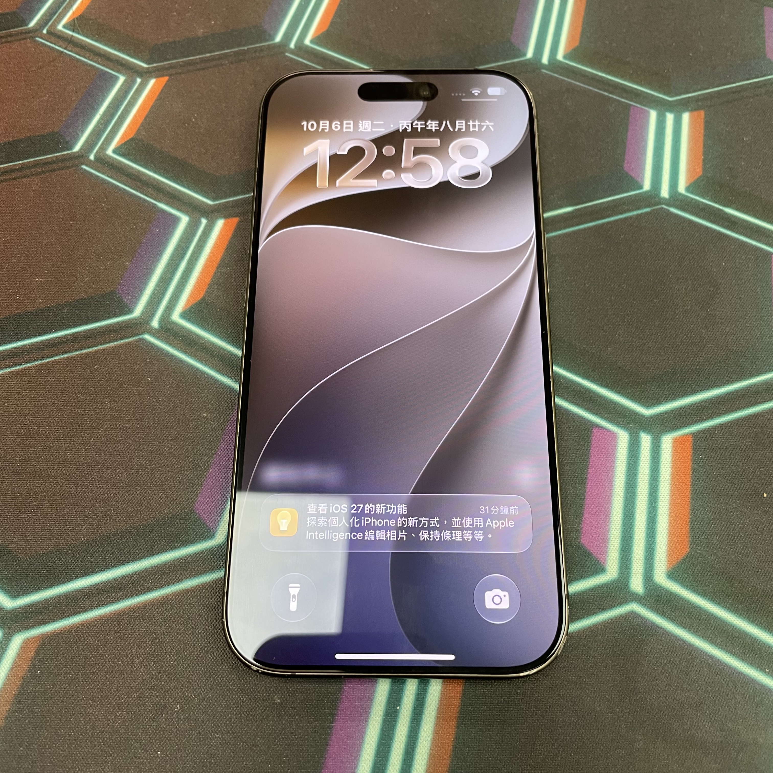 *8124 17 超靚機 256GB 電89 黑色 black
