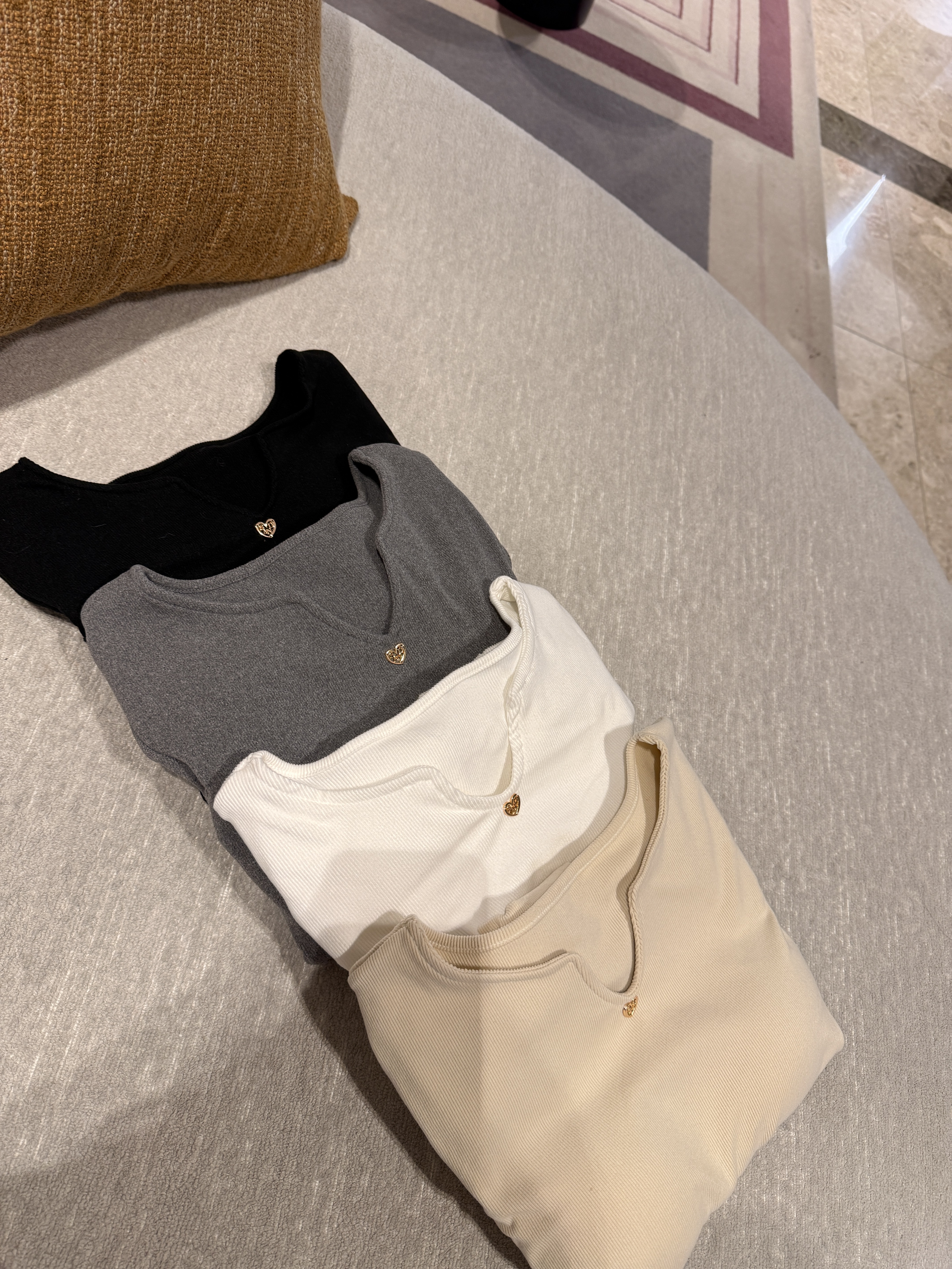 TheSand 小v領長袖Bra top **Special price**