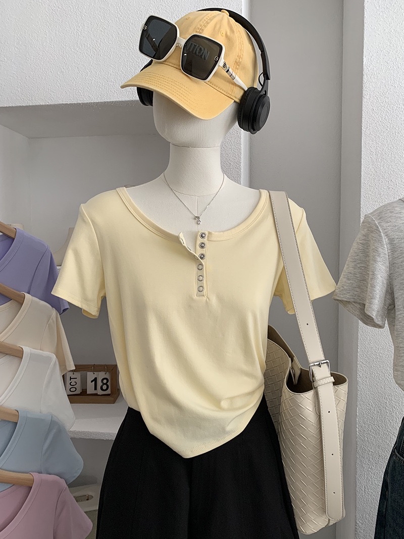 纯色正肩Tee 简约小纽扣设计