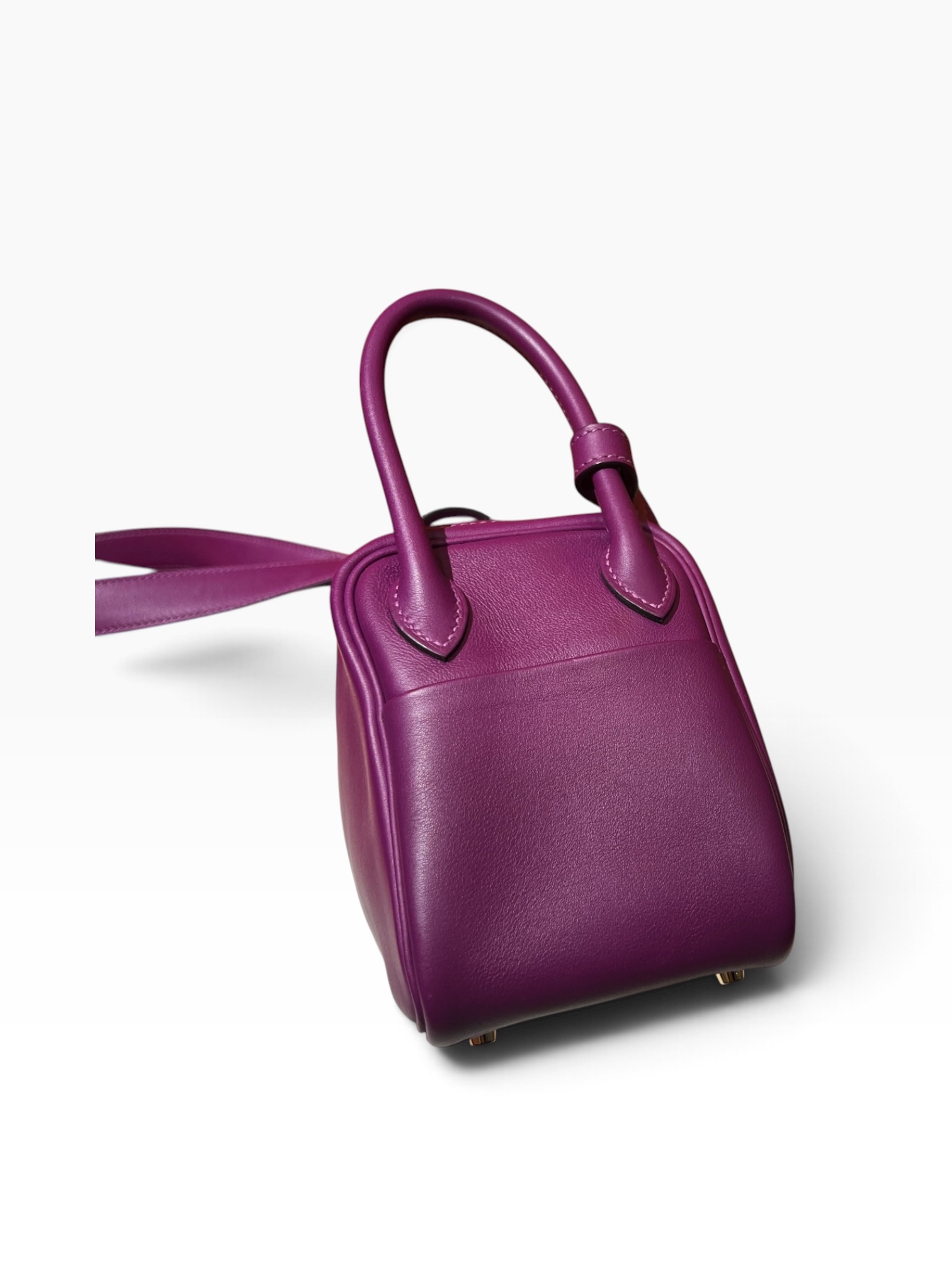 Pre owned hermes Lindy stamp z A10292