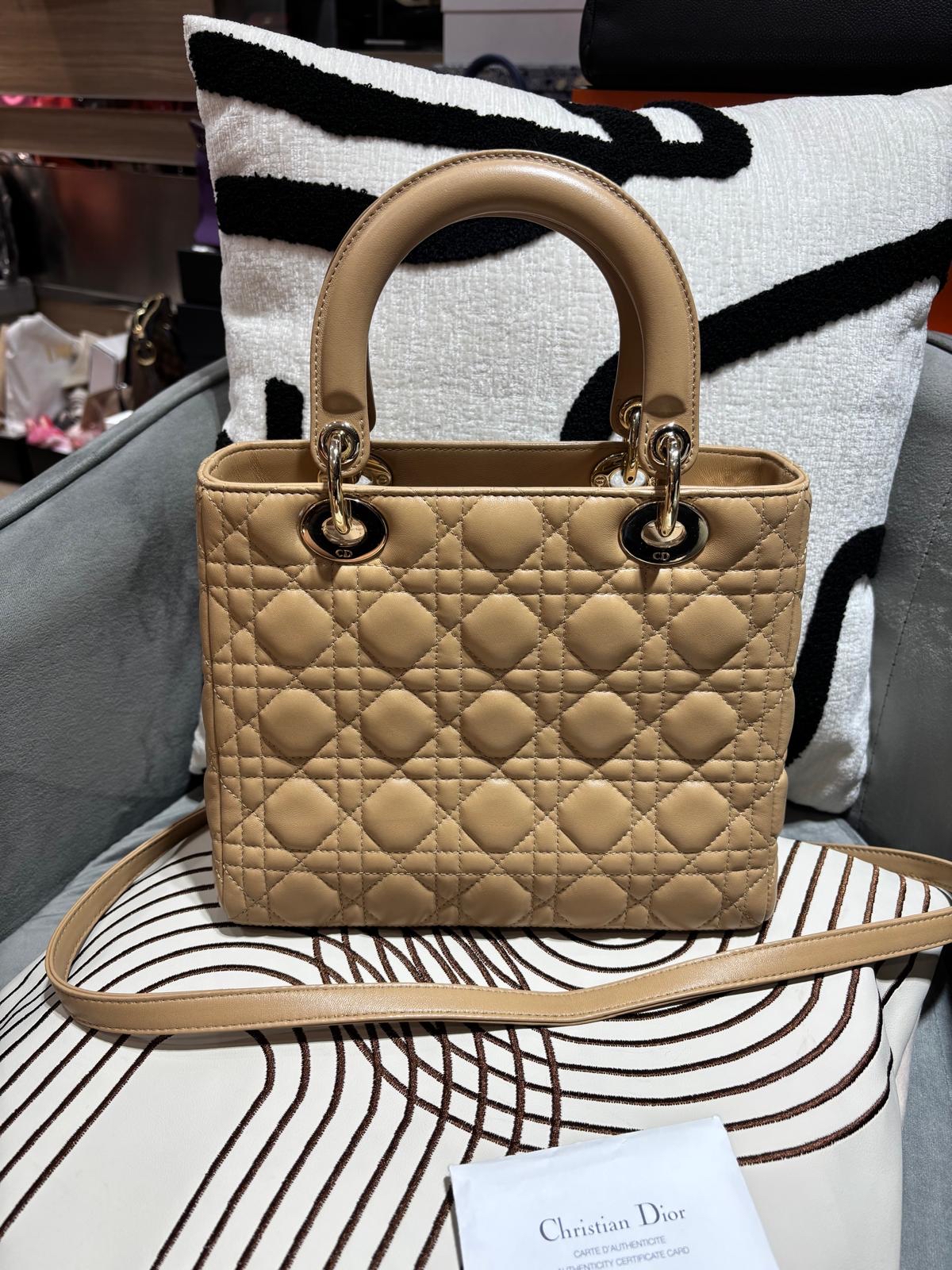Dior lady Dior medium beige 100%Authentic, 98%new ✅ certificate card✅塵袋