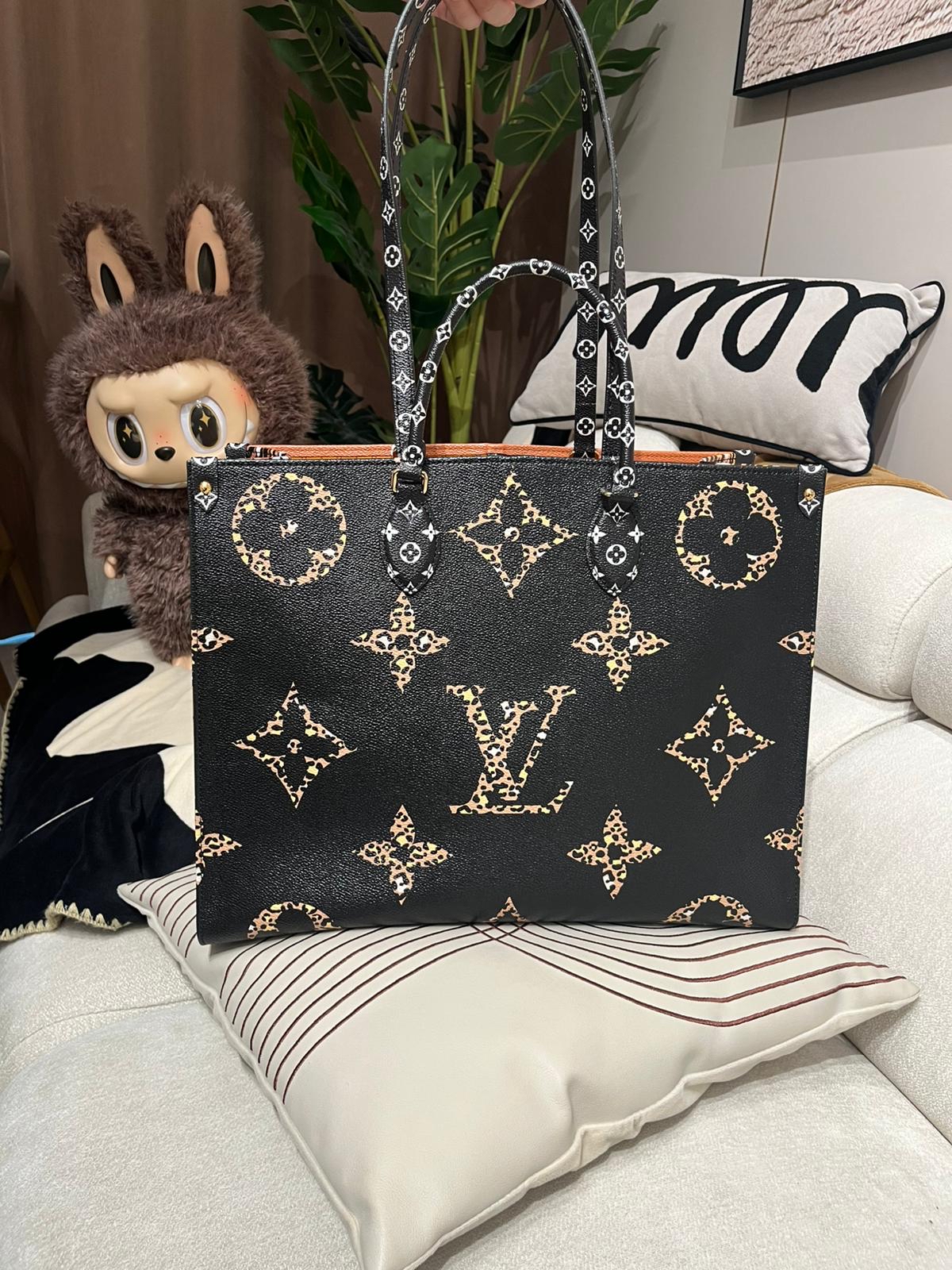 Lv On The Go GM Leopard 2 Way Tote NFC  100%Authentic, 98%New ✅Dust bag