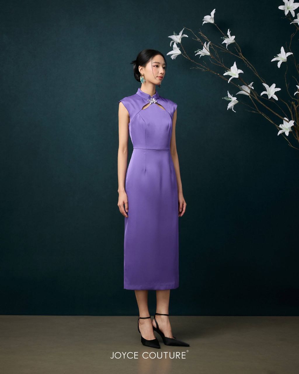 现代旗袍后开叉 D0365