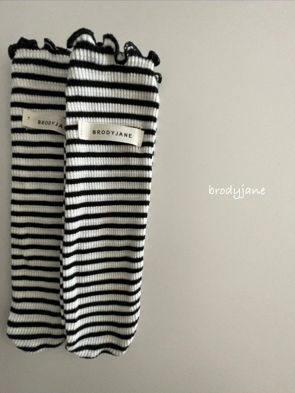 🇰🇷Brodyjane bonnet/bib/socks