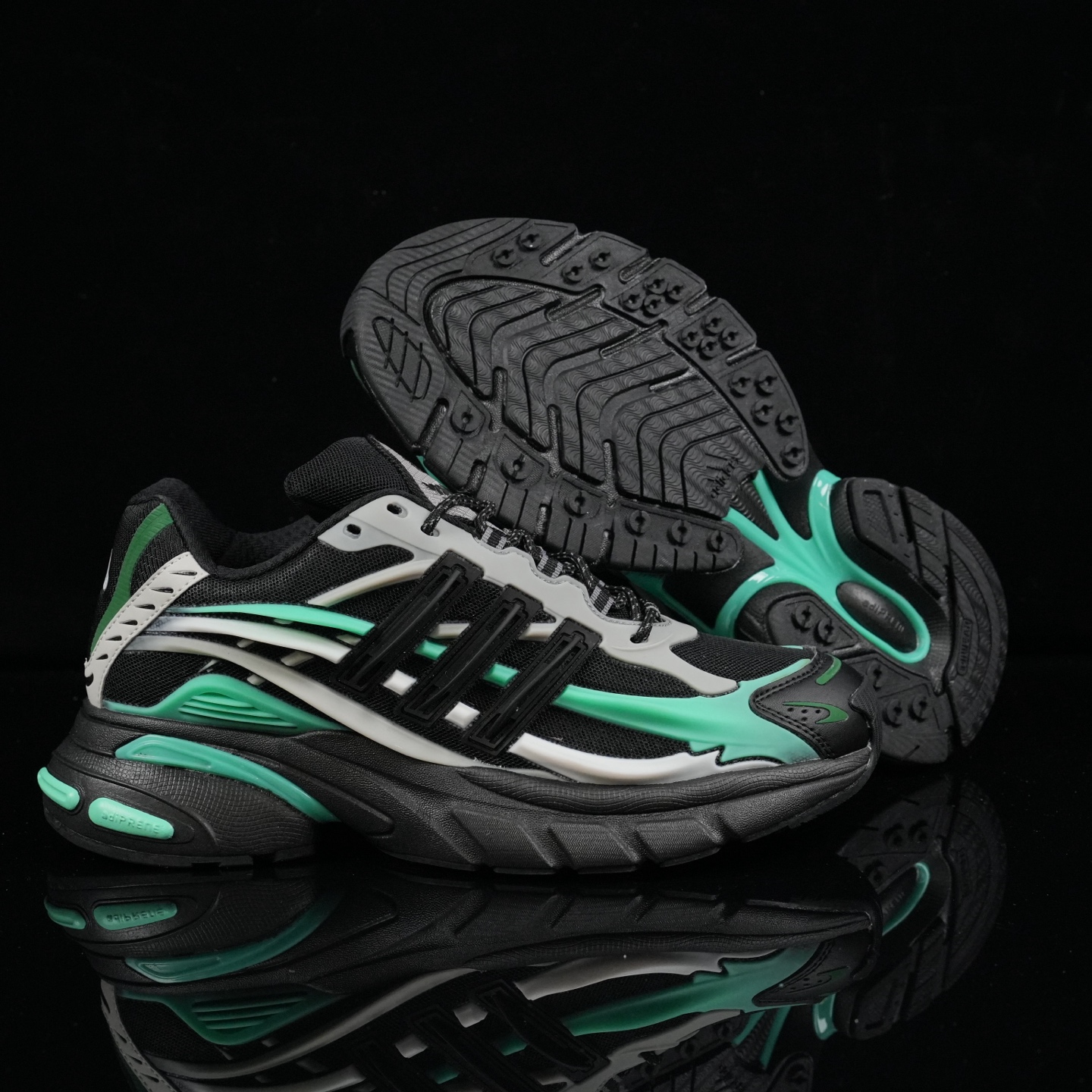 Pharrell Williams x Adidas Adistar Jellyfish JP9276