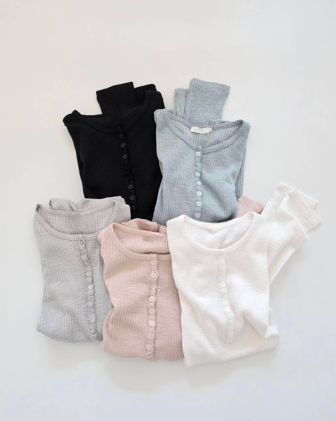 開鈕坑紋薄長袖