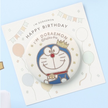 [訂購] 多啦A夢生日系列 2026 公仔攬枕 襟章Pin 立牌 貼紙 明信片｜Doraemon生日
