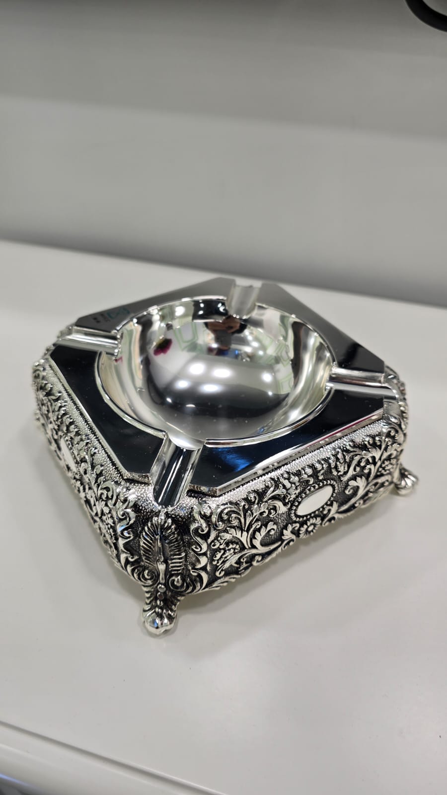 抹黑鍍銀古典花紋四方形煙灰座 4222M