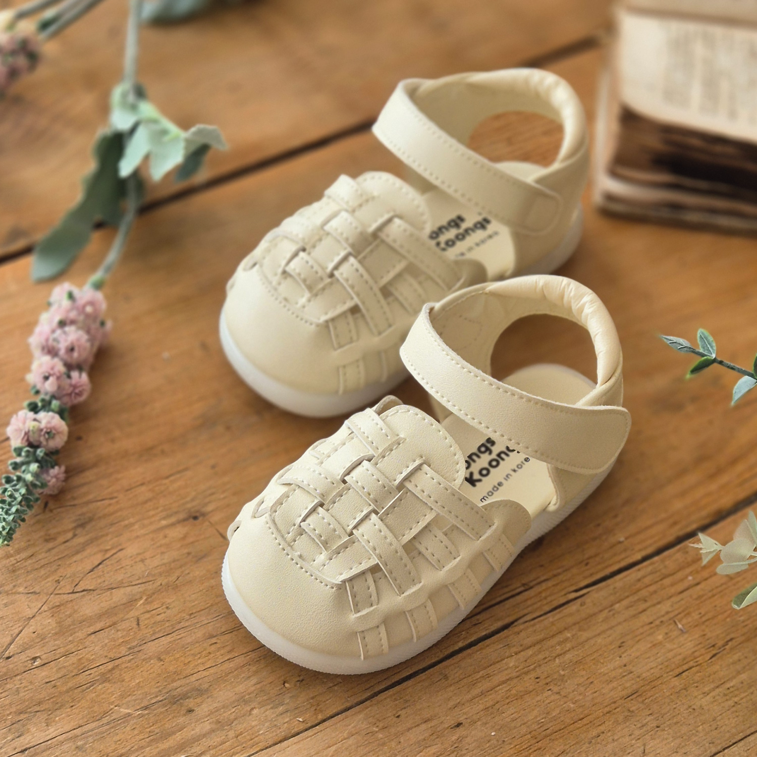 Koongs Koongs Lyon LED Sandals（Beige）