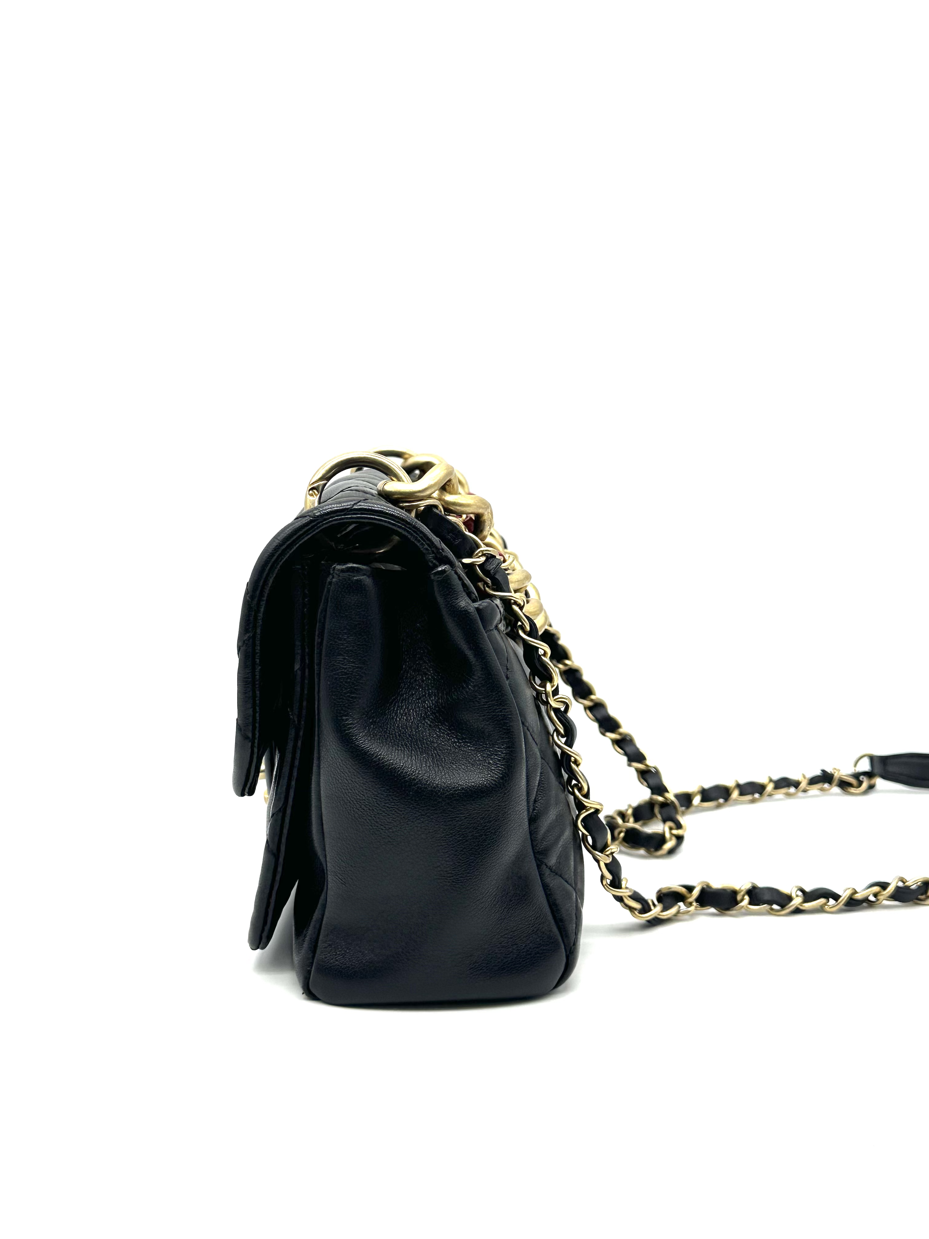 Pre-Owned CHANEL Matelassé Coco Mark chain crossbody shoulder bag / Product Code: 26041516