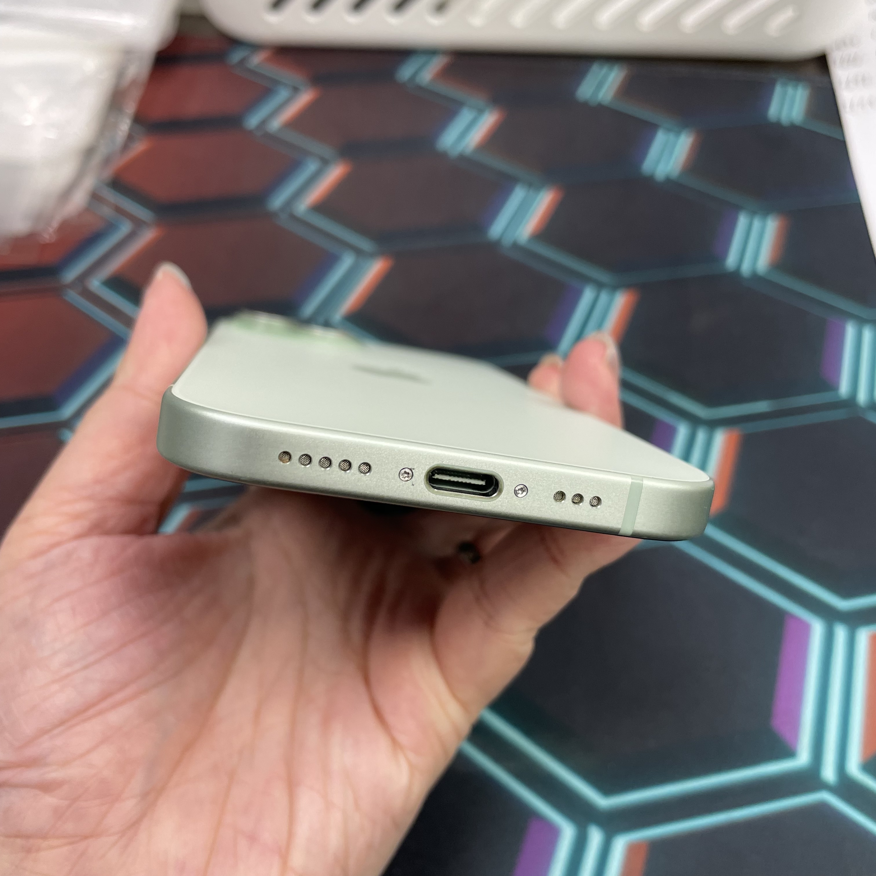 *7697 15 勁靚機 128GB 電100 綠色 green