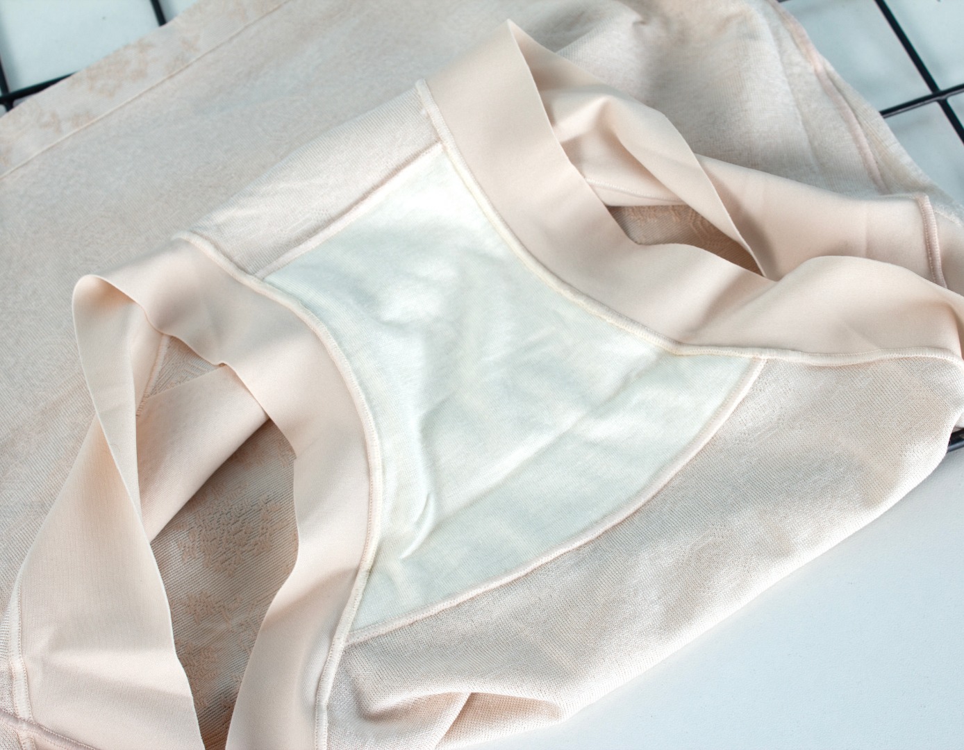 $188套2件装。🔥 lululemon／露露 收腹提臀瑜伽打底褲 🔥（✨加專櫃包裝盒 )