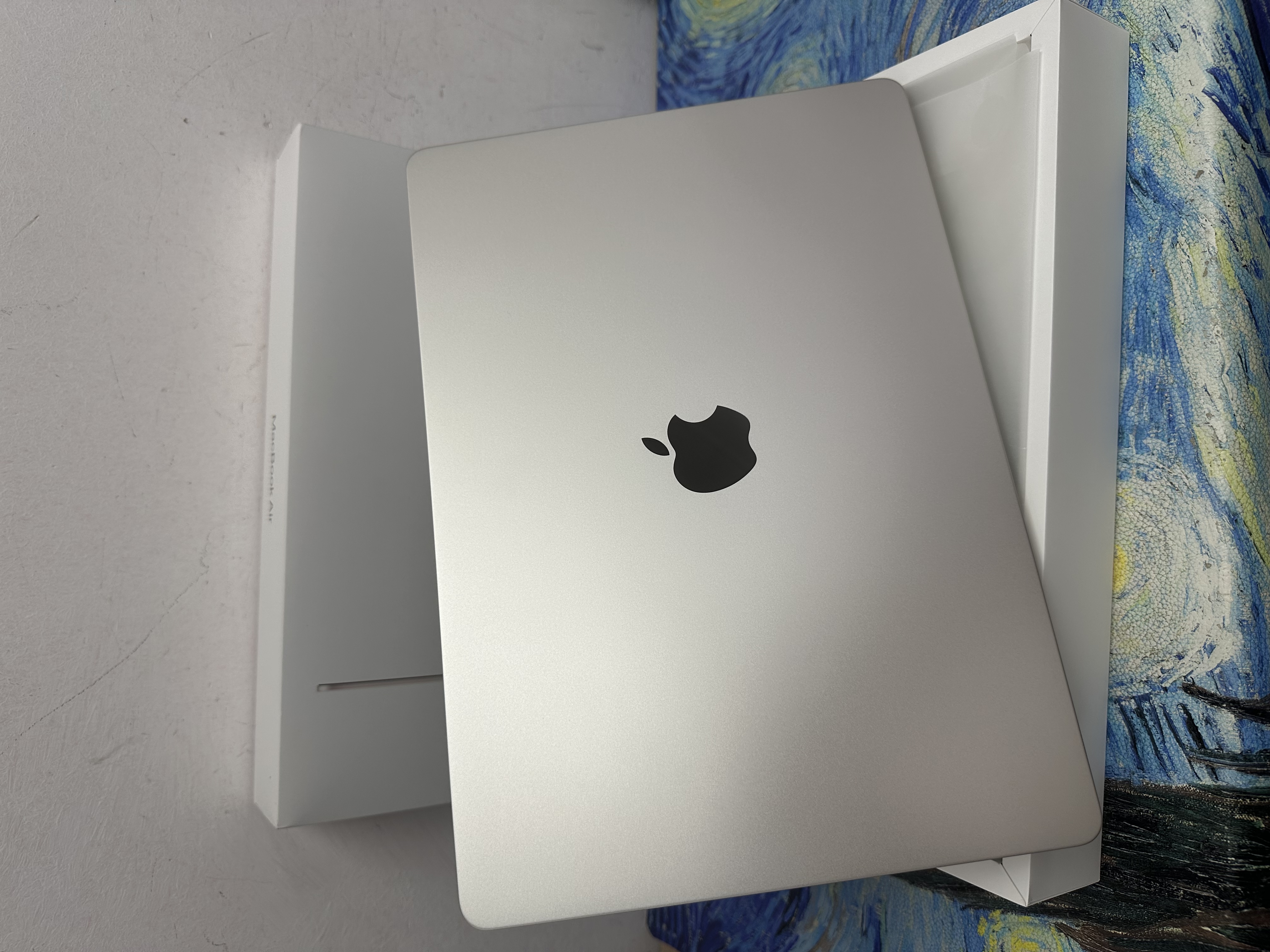 #6263 全新APPLE  MacBook Air M5 2026 M5 CPU/ 16GB Ram/512GB SSD/10核心GPU/Liquid Retina Mon/15吋/星光色/Gaming Laptop / Notebook / 超強續航能力/ 原廠保養/ 文書機 / 畫圖 / 剪片 / Movie / Netflix /