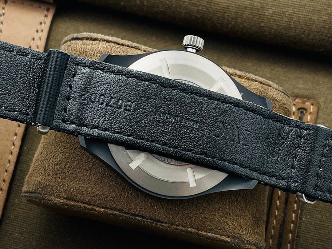 IWC 万国表飞行员系列 TOP GUN 海军空战部队自动机械腕表